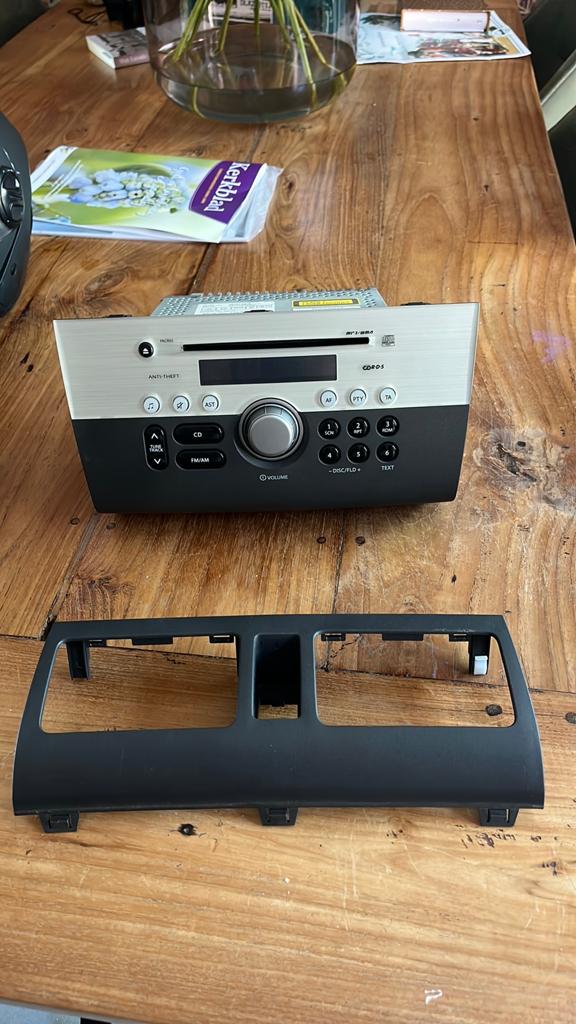 Suzuki swift radio, Ophalen, Zo goed als nieuw