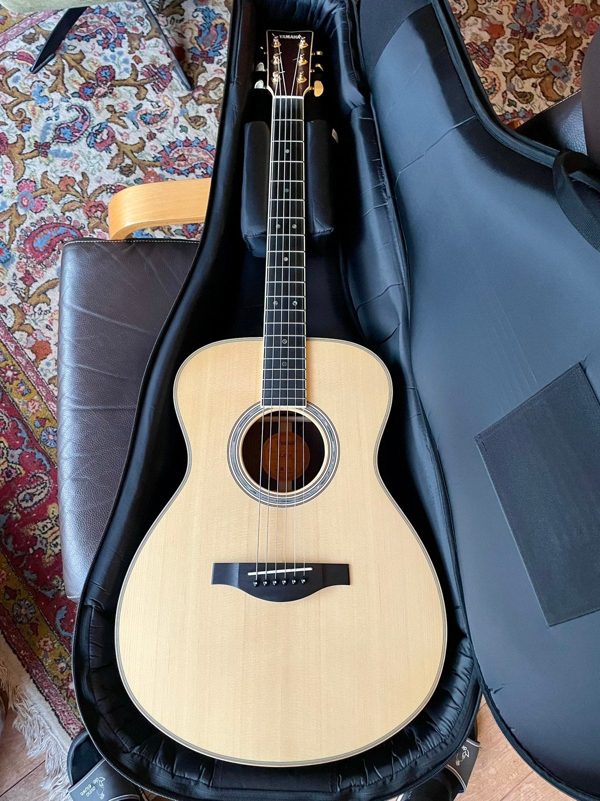 Yamaha LS16 nieuwstaat, Ophalen of Verzenden, Zo goed als nieuw, Western- of Steelstringgitaar, Met (piezo-)element