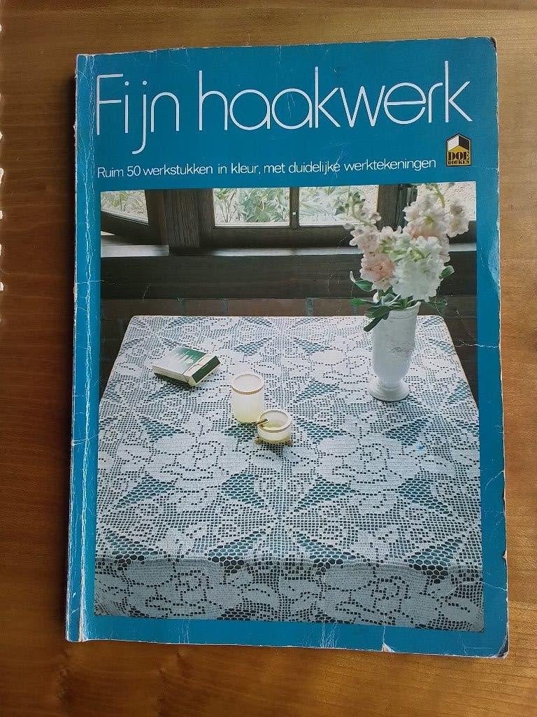 Boek 'Fijn haakwerk' met 50 patronen, Ophalen of Verzenden, Gebruikt, Haken, Patroon of Boek