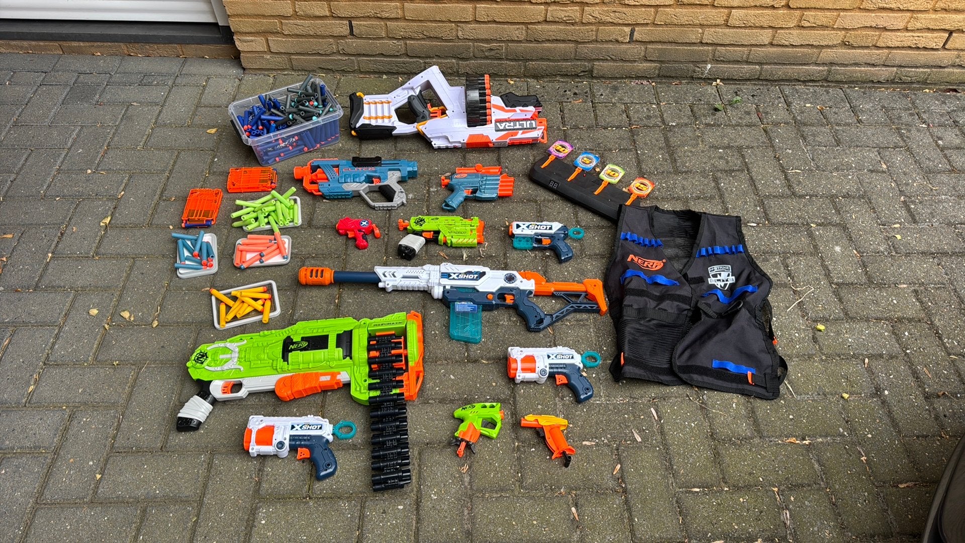Nerf collectie geweren en pistolen met pijltjes etc, Ophalen of Verzenden, Zo goed als nieuw
