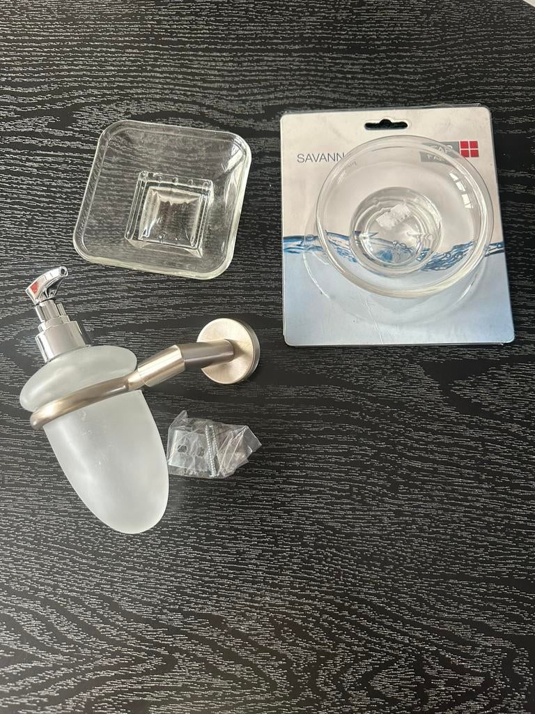 Zeepdispencer en bakjes, Huis en Inrichting, Ophalen of Verzenden, Nieuw, Wit