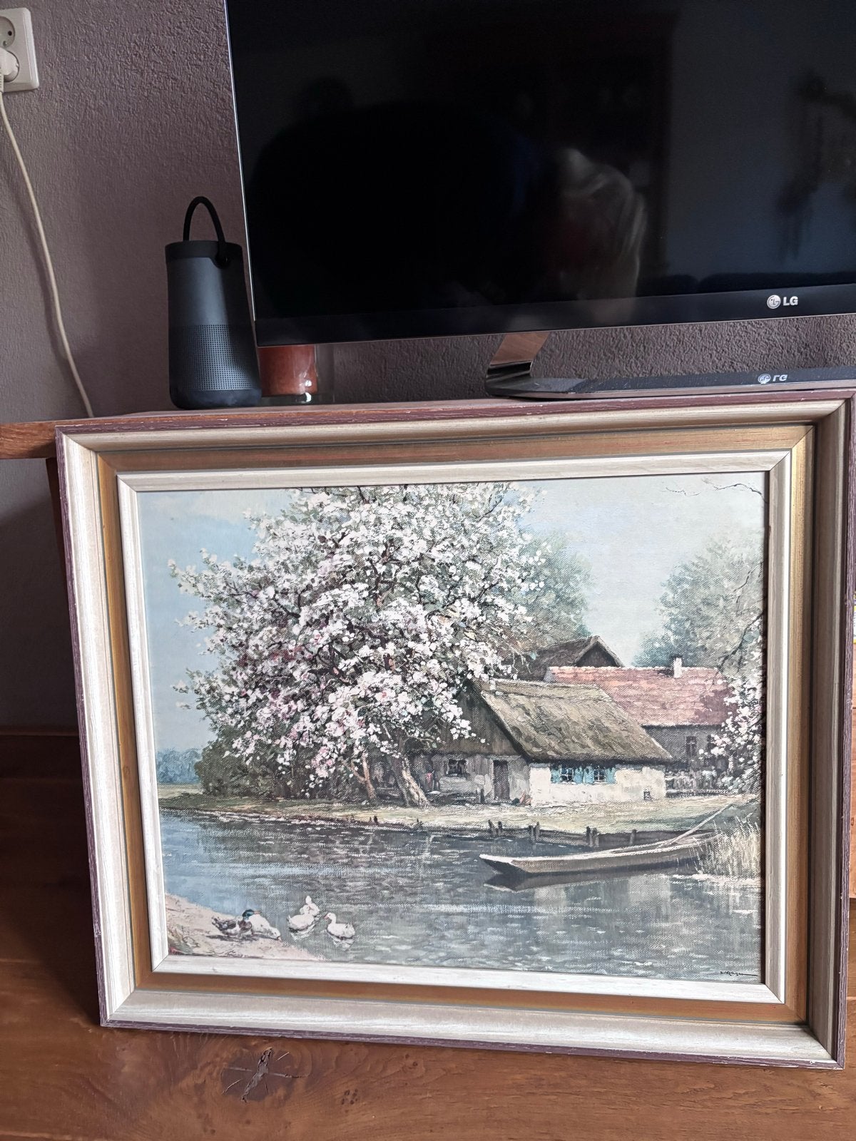 Schilderij met bloeiende boom en huisje aan het water, Ophalen, Doek, Realistisch, Landschap