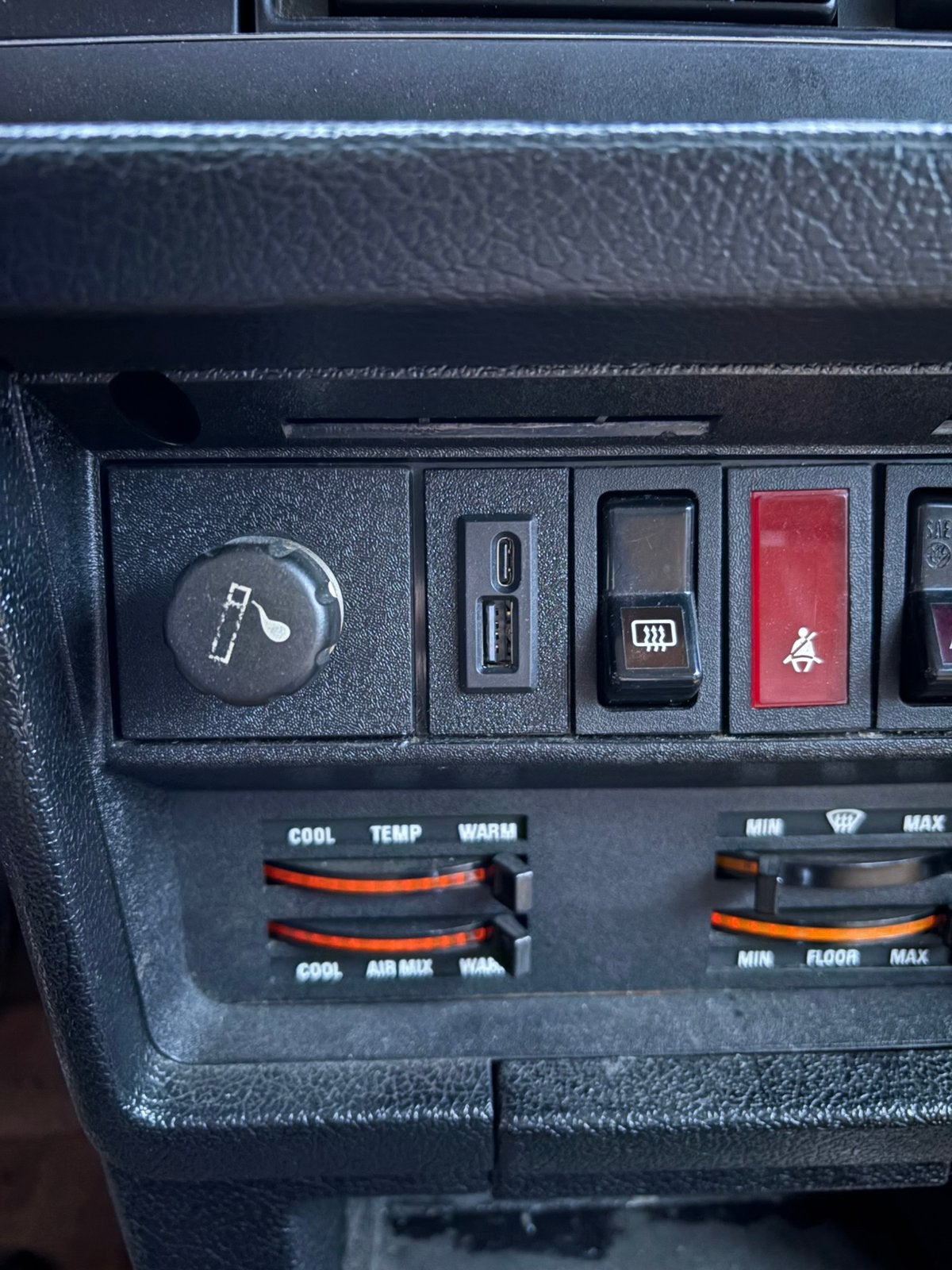 Usb en usbc oplader voor volvo 240,244,245,260, Ophalen of Verzenden, Volvo