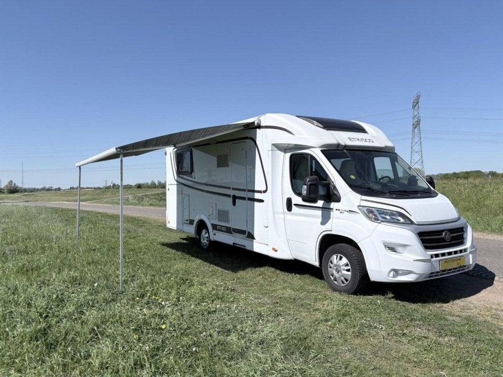 Etrusco T 7400 SB | 2018 | Lengtebedden | 5-gordelplaatsen, Niet ingevuld, Ringverwarming, Fiat, Startonderbreker