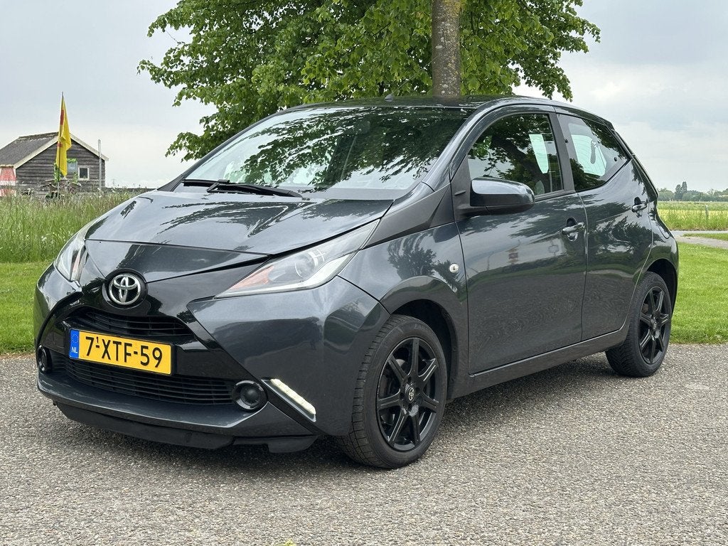 Toyota Aygo 1.0 VVT-i x-play Automaat * NAP * nl auto, Auto's, Euro 5, Stof, Gebruikt, 4 stoelen