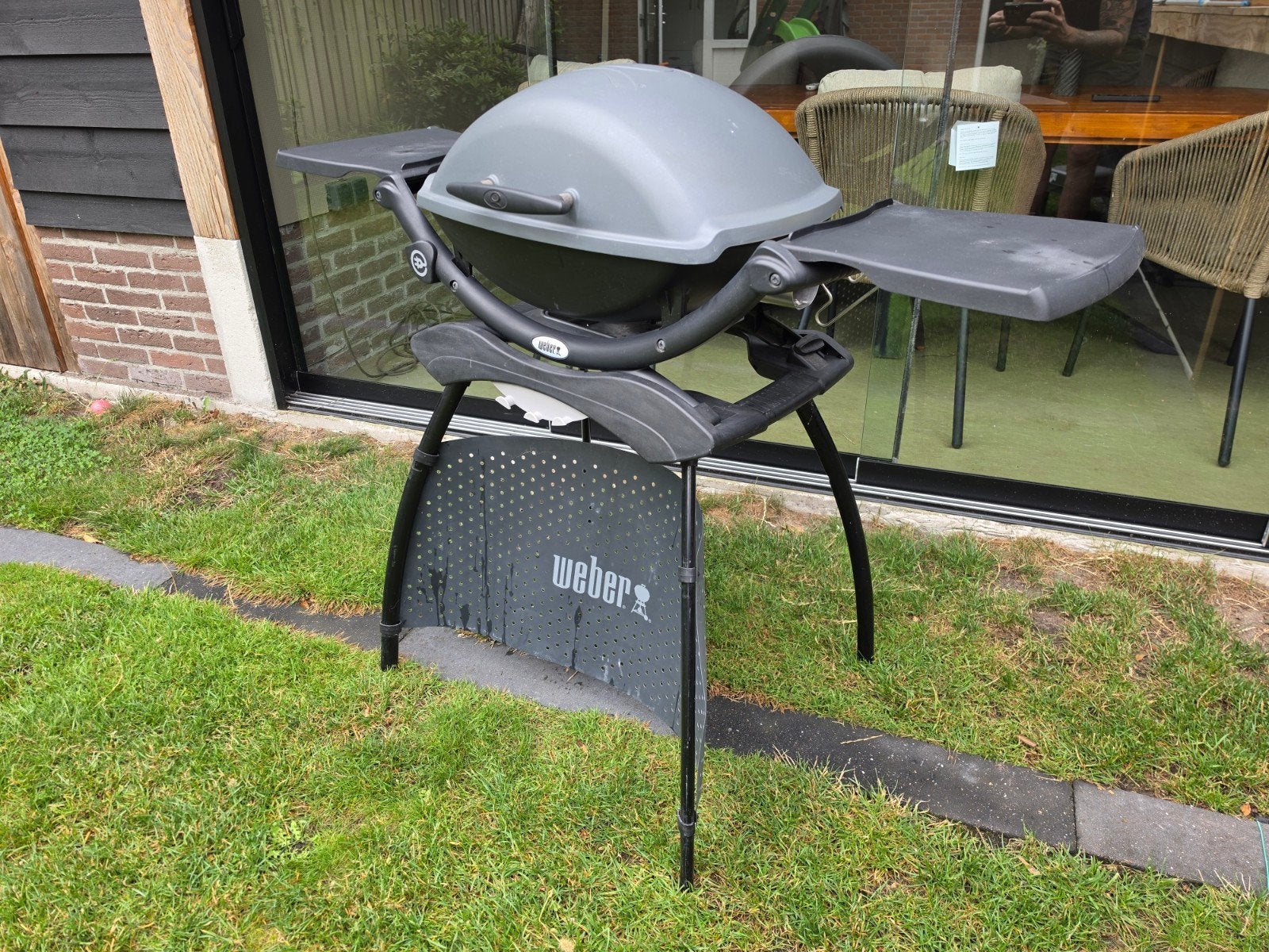Weber Q 2400 elektrische barbecue met onderstel q2400, Tuin en Terras, Elektrische barbecues, Ophalen, Gebruikt, Weber