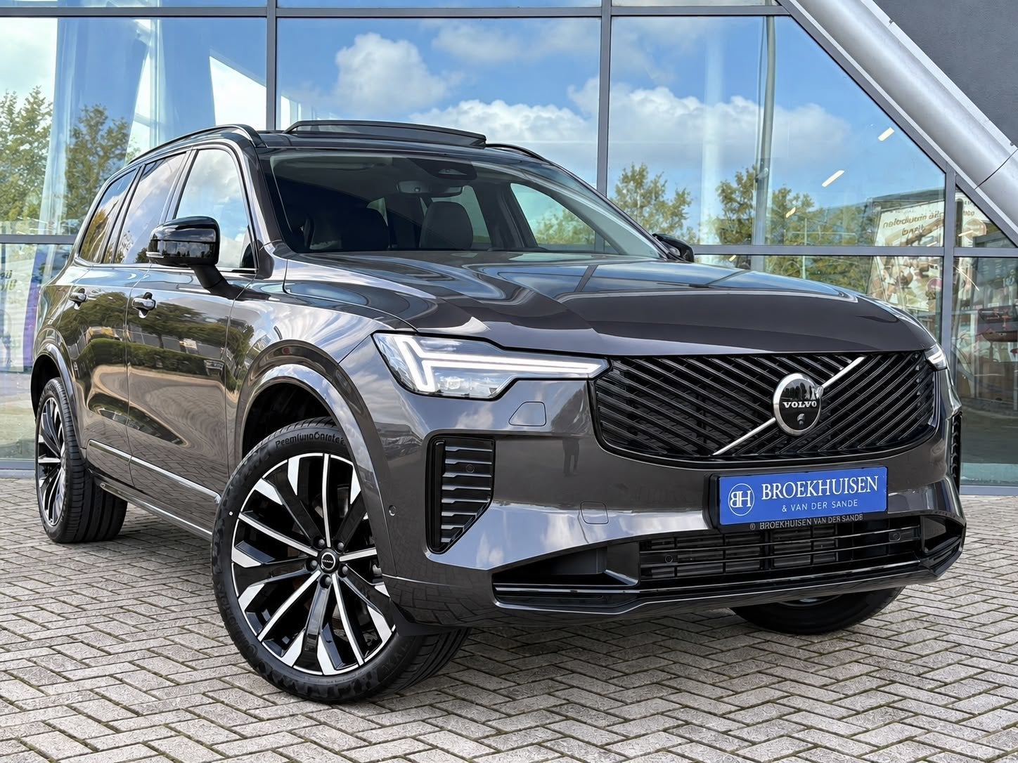 Volvo XC90 2.0 T8 Plug-in hybrid AWD Ultra Dark 455pk Luchtv, Gebruikt, Zwart, 4 cilinders, 1969 cc