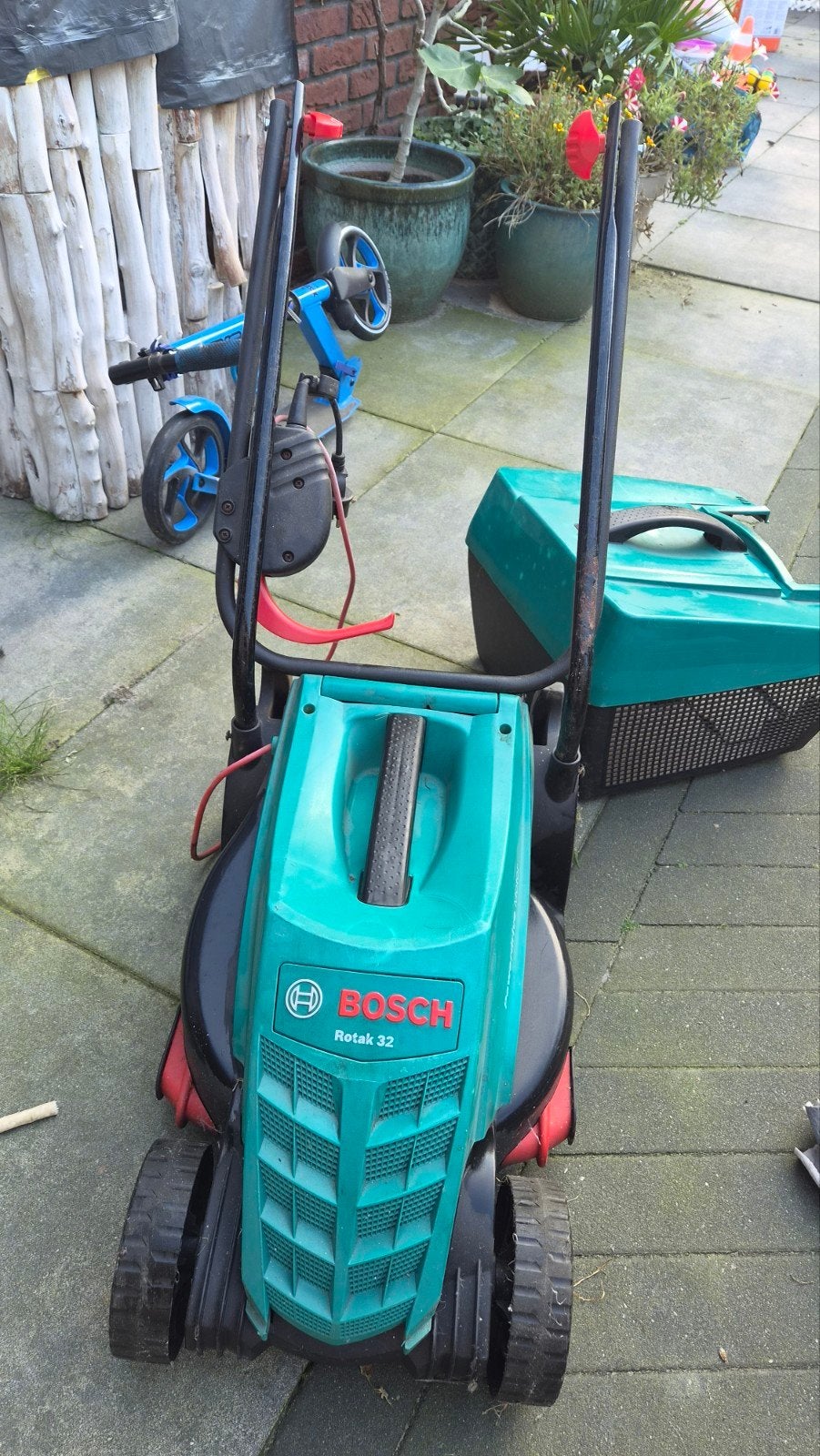 Bosch Rotak 32 elektrische grasmaaier met opvangbak, Ophalen, Cirkelmaaier, Gebruikt, Elektrische grasmaaier