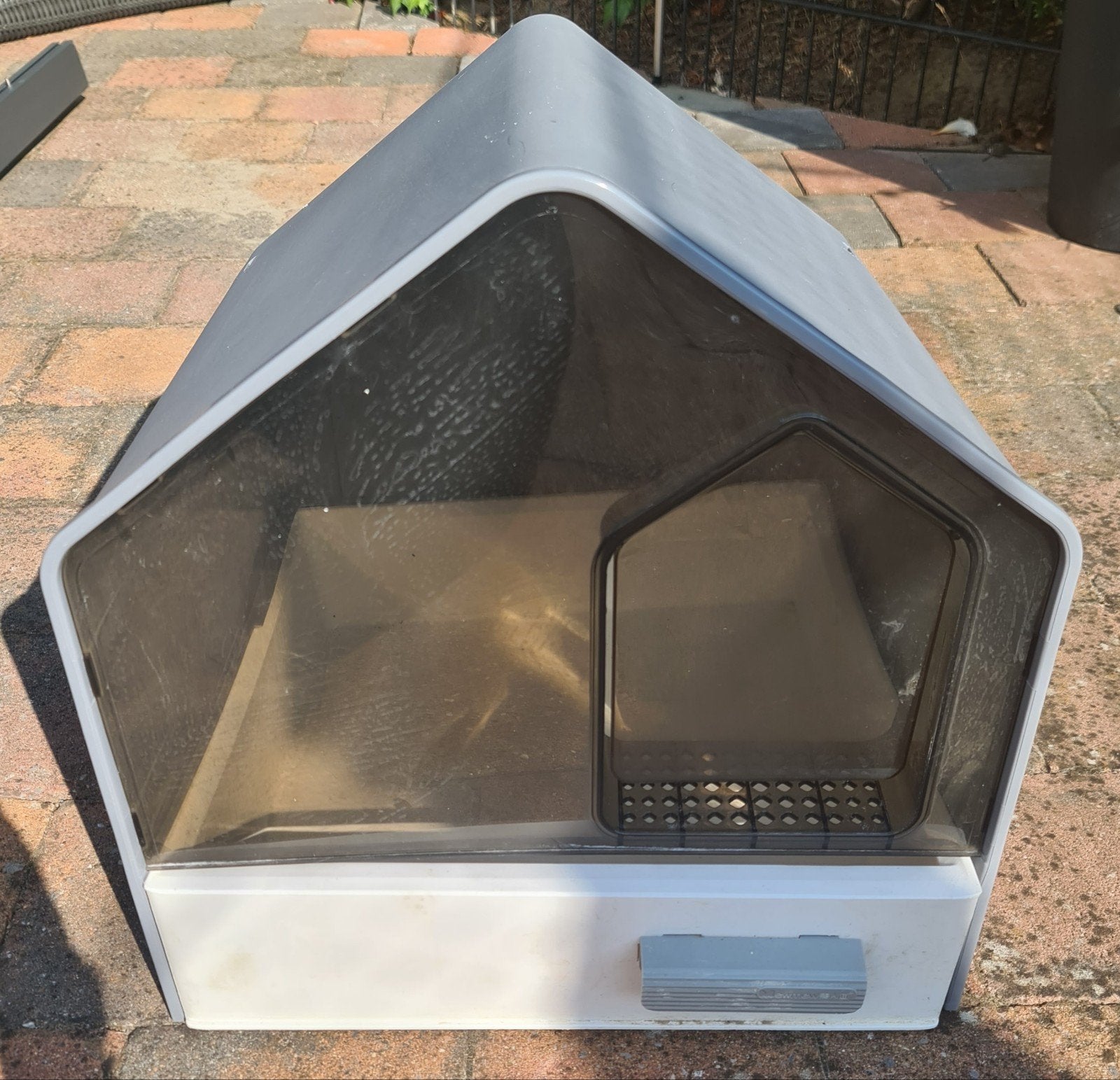 Leuke kattenbak in de vorm van huisje, Dieren en Toebehoren, Kattenbakken, Ophalen of Verzenden