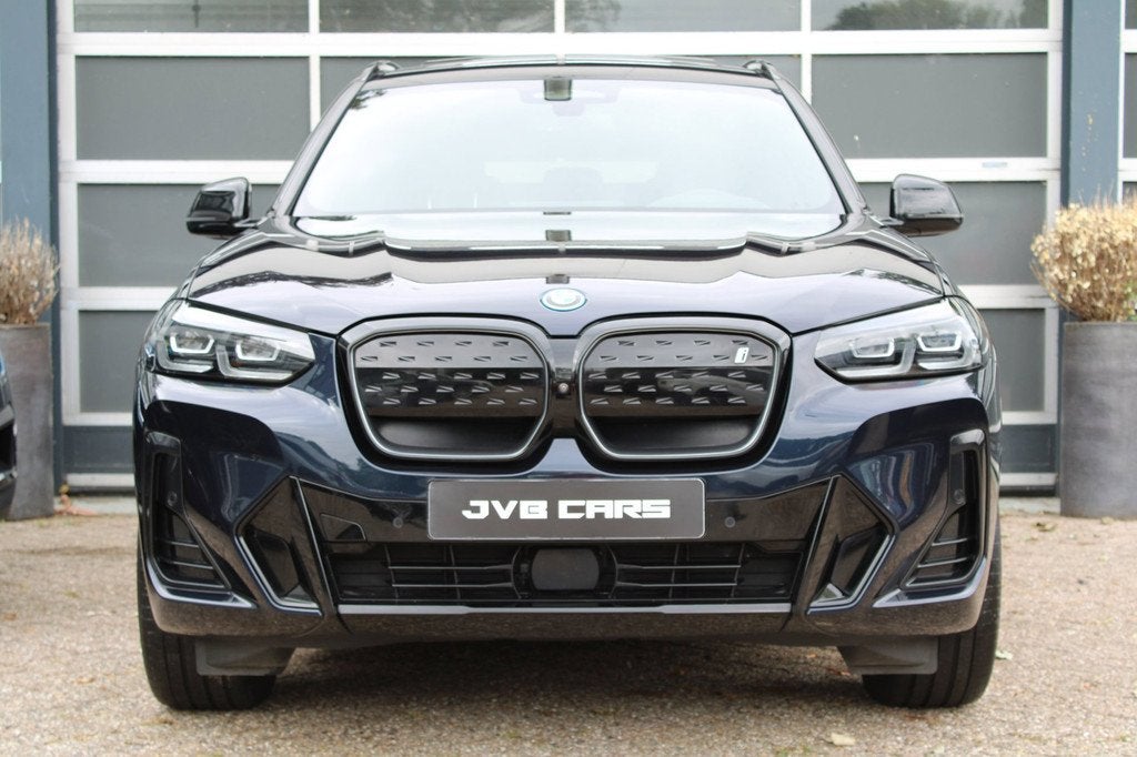 BMW IX3 High Executive 80 kWh, Auto's, BMW, Automaat, Gebruikt, Zwart, 80 kWh
