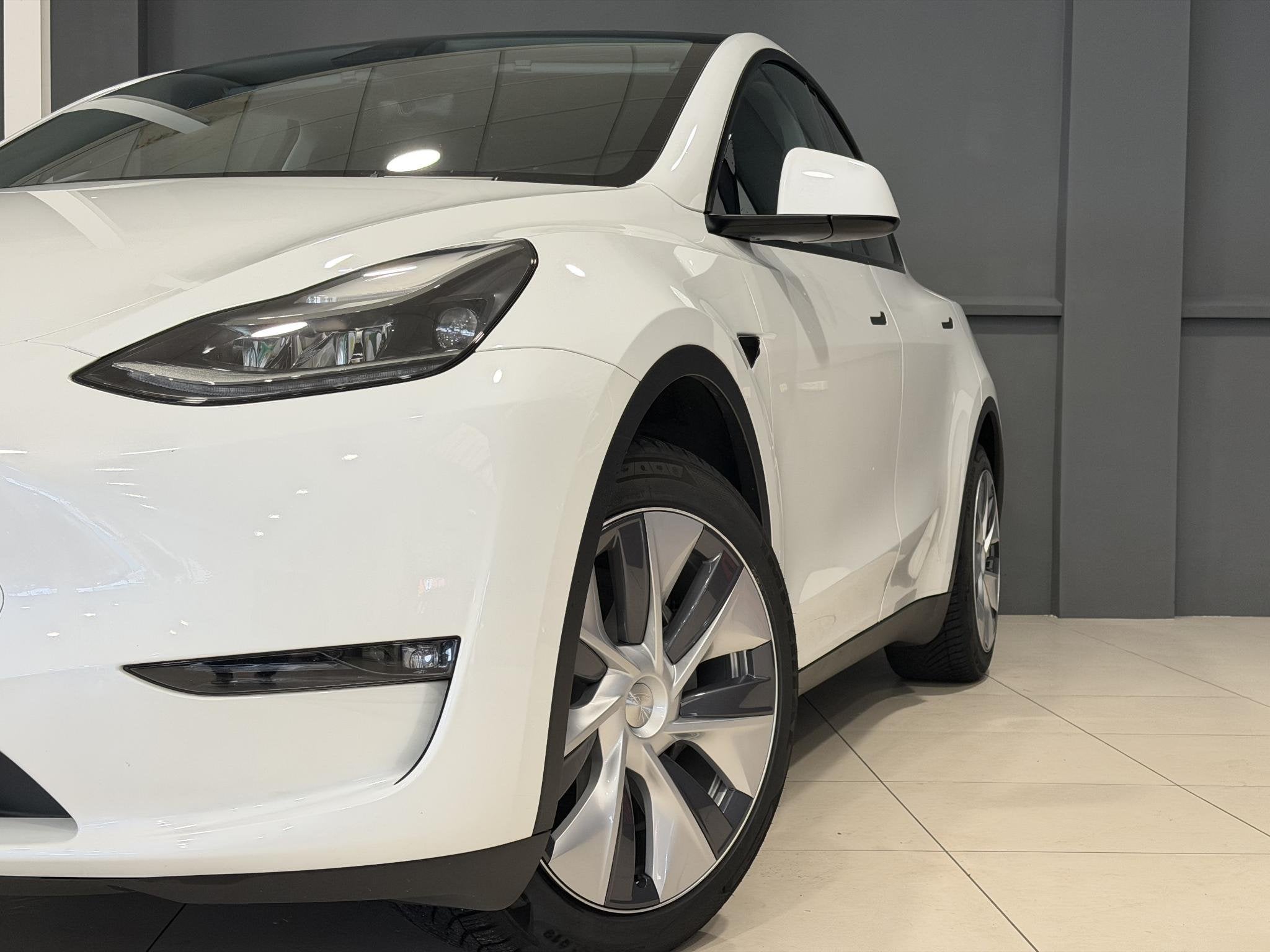 Tesla Model Y Long Range AWD 75 kWh | Leder | SOH 94% | Hoge, Automaat, Stof, Gebruikt, 495 min