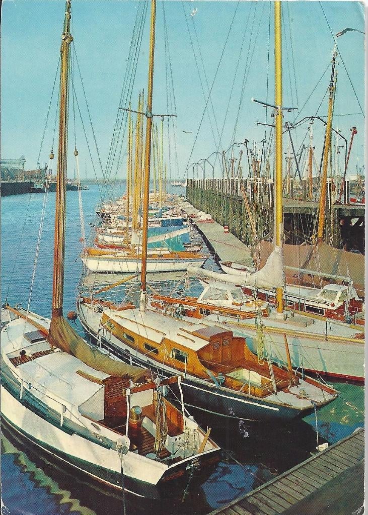 F45 gelopen ansichtkaart jachthaven Breskens, Ophalen of Verzenden, 1980 tot heden, Gelopen, Zeeland