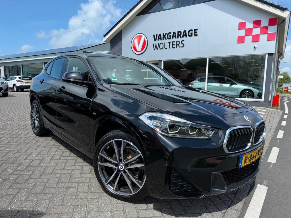 BMW X2 SDrive18i Business Edition Plus/ TREKHAAK/M SPORT/LED, 12 maanden, Gebruikt, Automatische klimaatregeling, Zwart