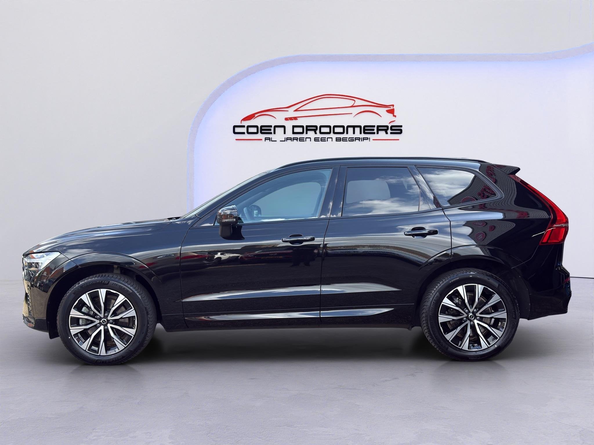 Volvo XC60 2.0 B4 Plus Dark mild hybrid/Apple Carplay/Sports, Auto's, Gebruikt, Euro 6, 4 cilinders, 1969 cc