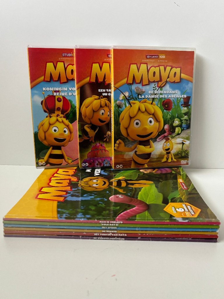 6 stuks boekjes Maya Bij studio100 1 t/m 6+3 DVD -onderweg,, Ophalen of Verzenden, Zo goed als nieuw, Maya Bij studio100, Fictie algemeen