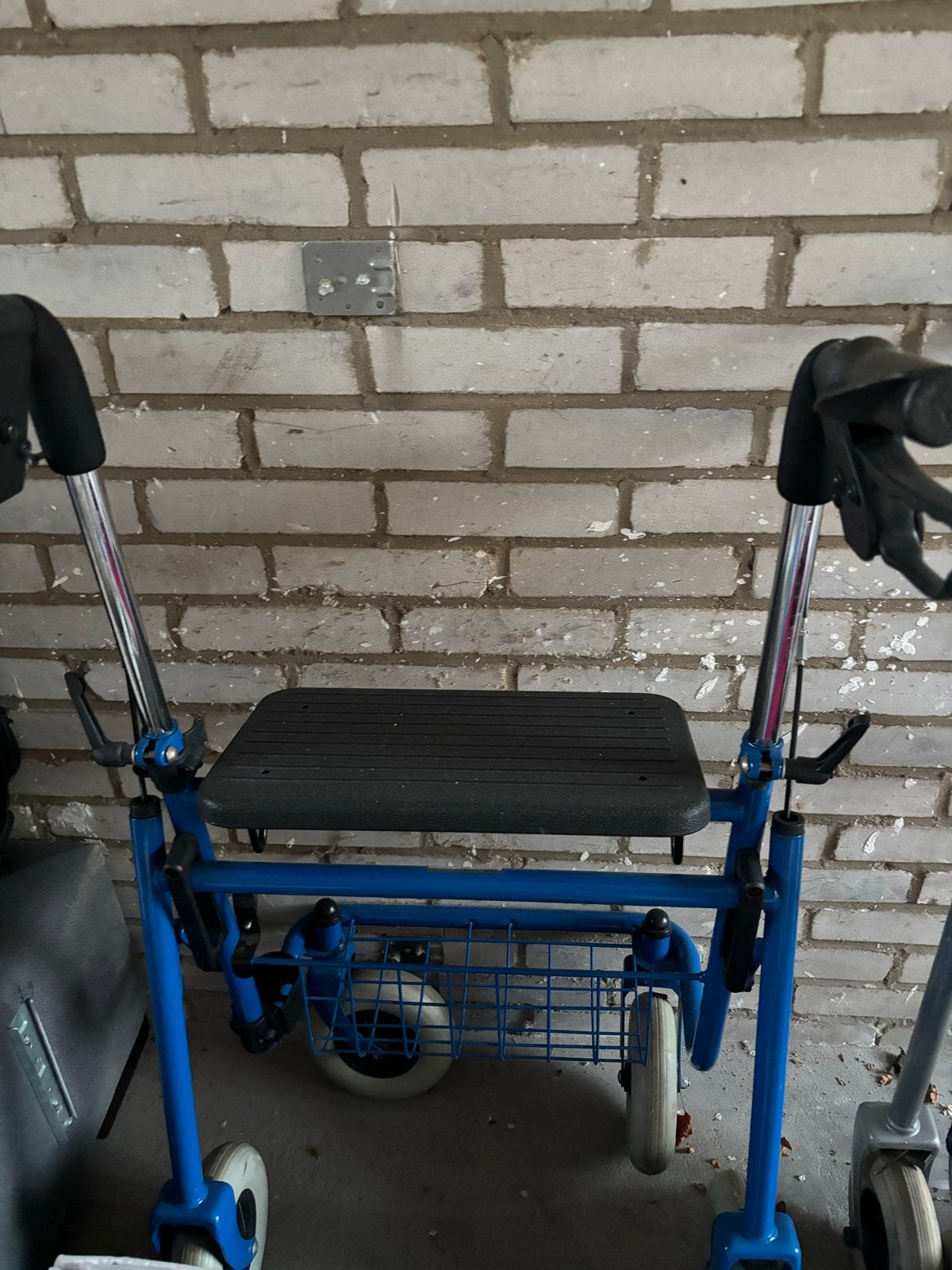 Rollator blauw, Ophalen, Opvouwbaar, Zo goed als nieuw