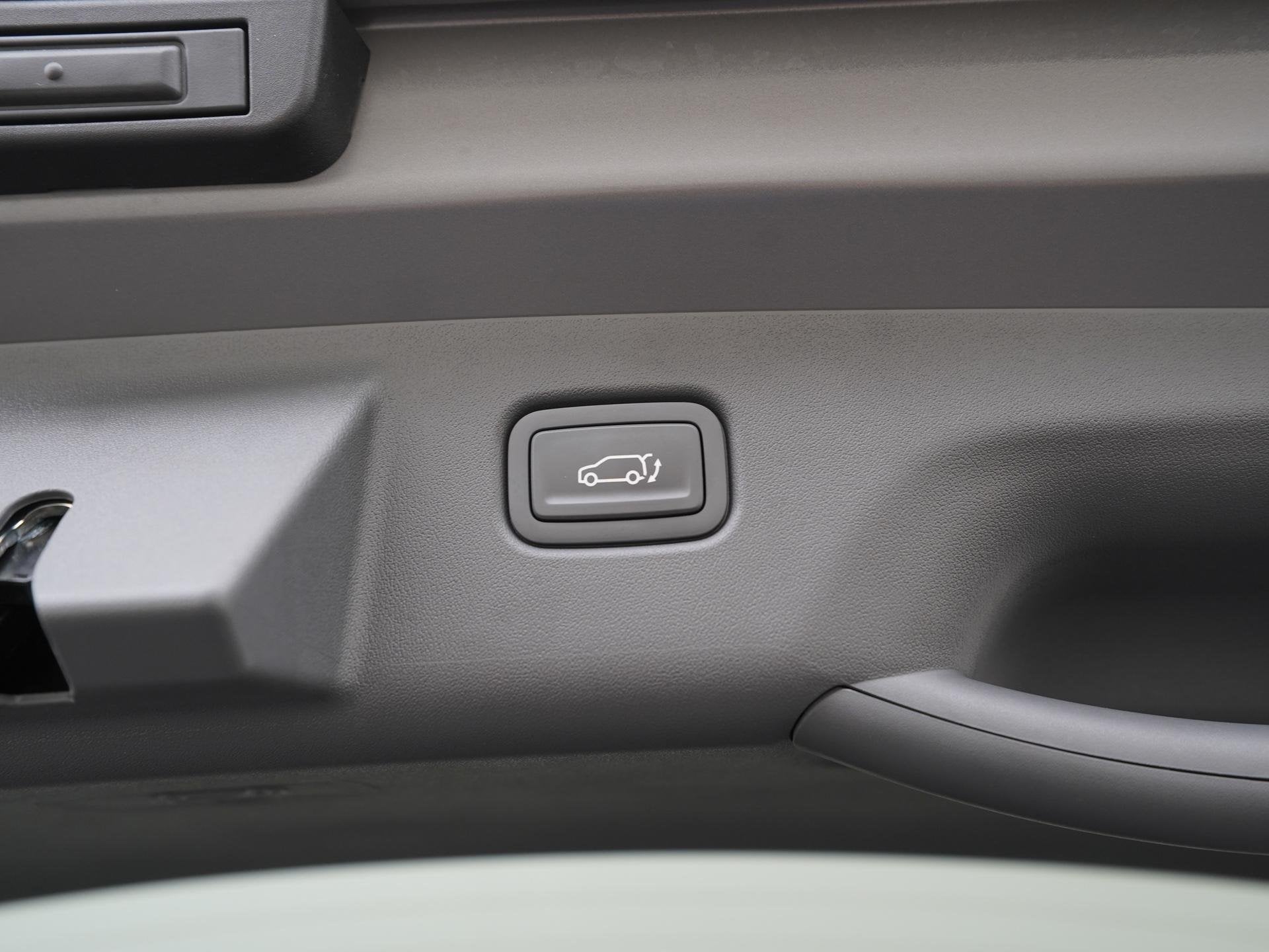 Kia EV3 Plus Advanced 58.3 kWh | SOH 100% | Schuifdak | Zond, 100 %, 1700 kg, 204 pk, SUV of Terreinwagen