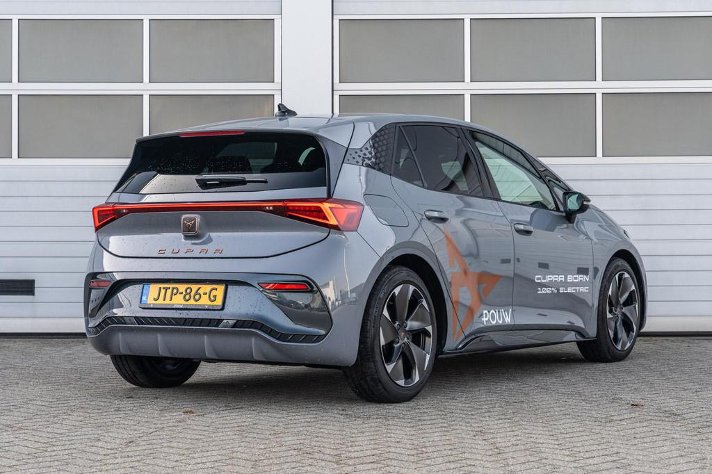 CUPRA Born 204pk Essential Limited 63 kWh | Adaptive Cruise, Auto's, 12 maanden, Zwart, 63 kWh, Origineel Nederlands