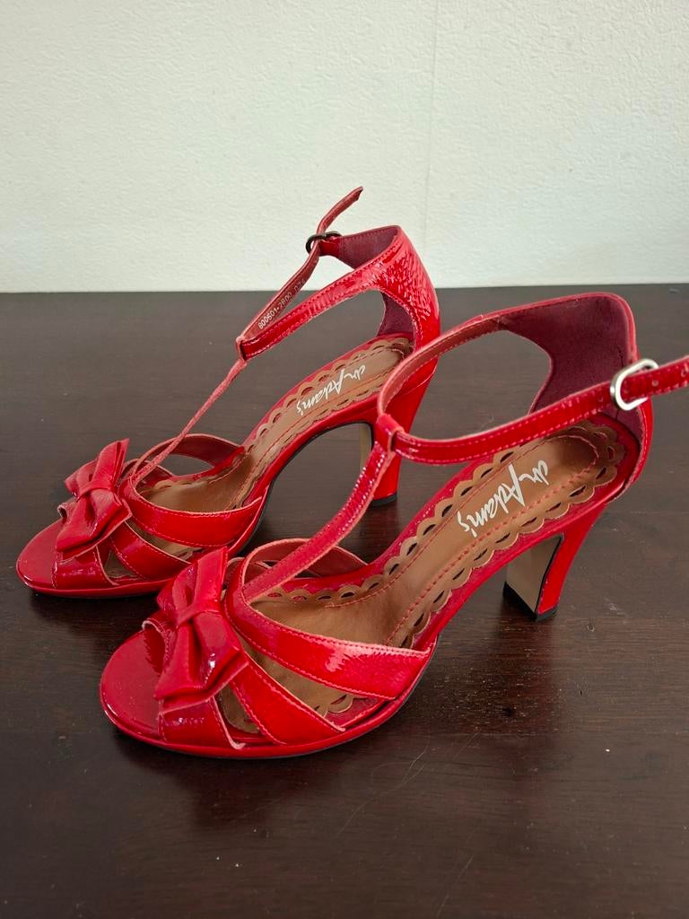 Rode lak leren pumps sandalen van Dr Adam's maat 39, Kleding | Dames, Schoenen, Ophalen of Verzenden, Zo goed als nieuw, Rood