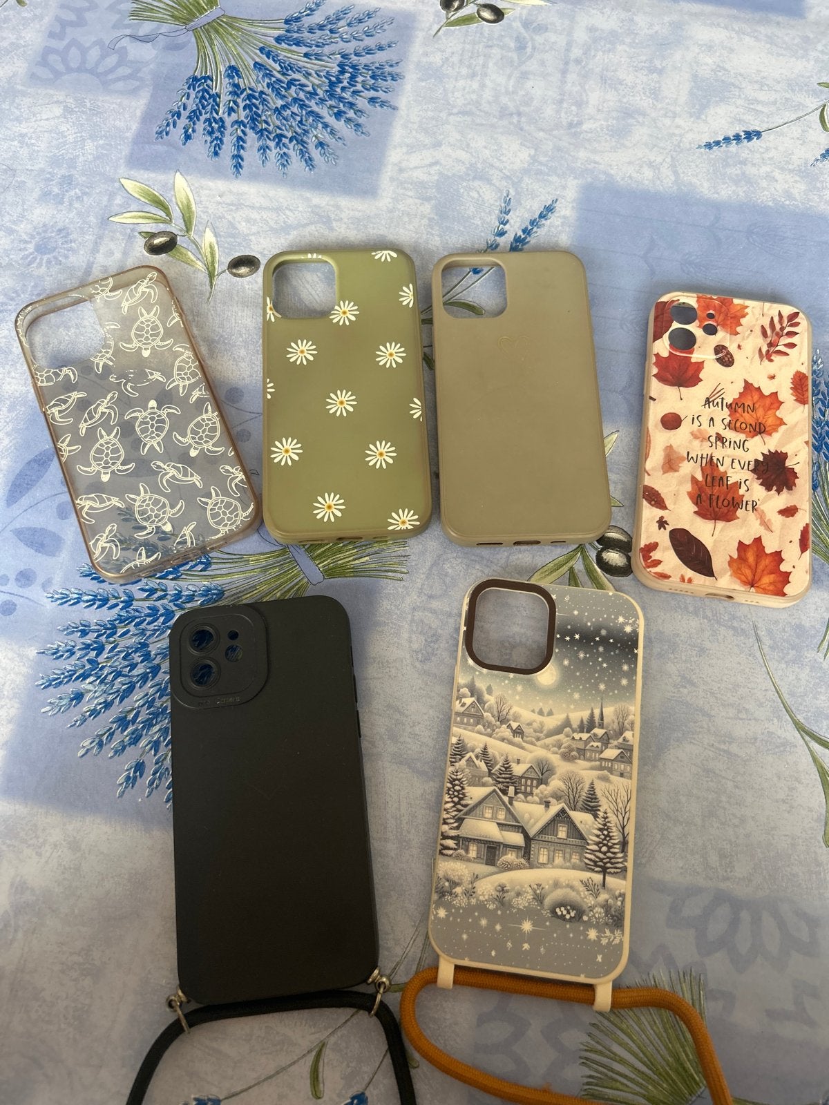 Diverse iPhone 12 hoesjes (Shein), Kunststof, Gebruikt, Met koord, Overige merken
