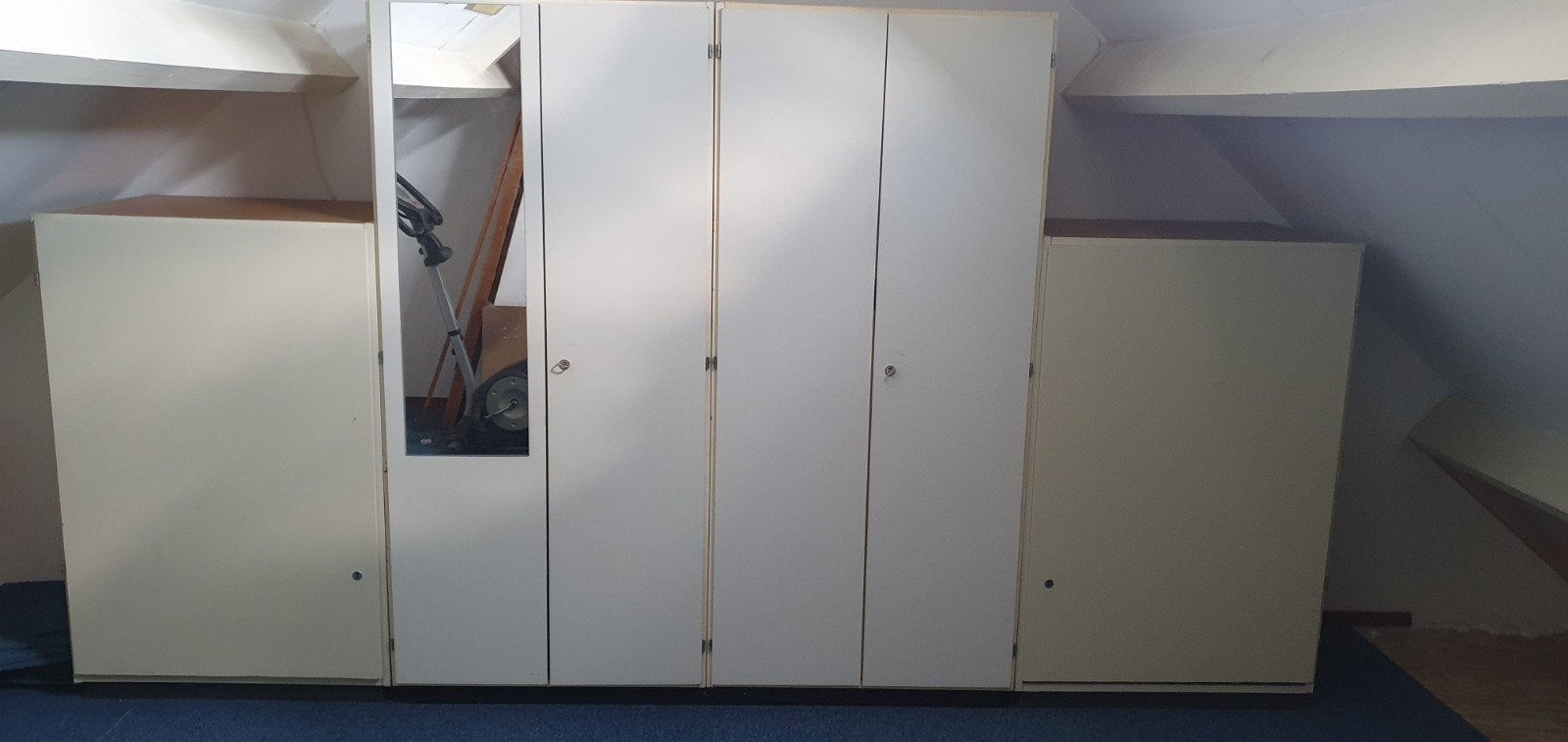 Witte kasten met planken en deuren, Ophalen, 50 tot 100 cm, Modern, 150 tot 200 cm