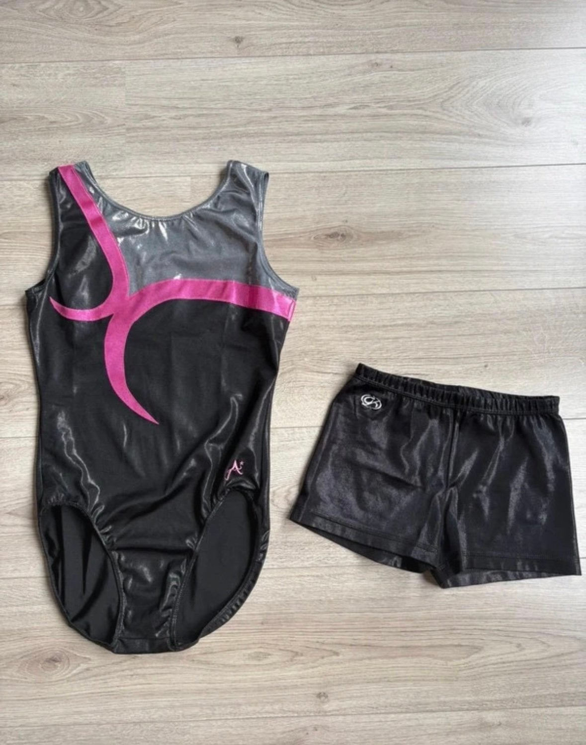 Turnpakje maat S/M met broekje maat S, Sport en Fitness, Turnen, Maat 36 t/m 42, Ophalen of Verzenden, Zo goed als nieuw, Turnpak(je)