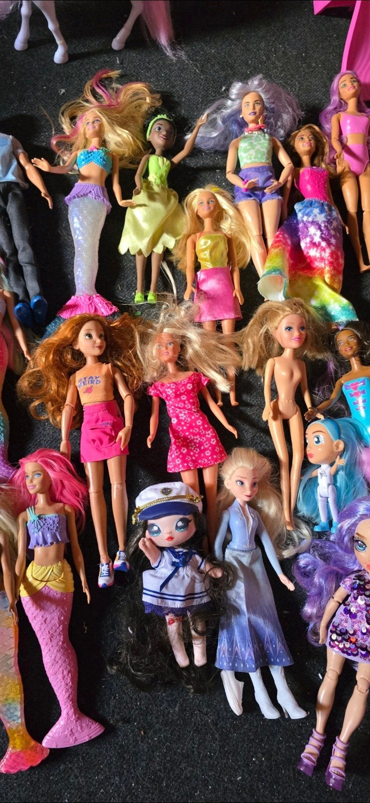30 barbies en een ken + kleding, Ophalen of Verzenden, Gebruikt, Barbie