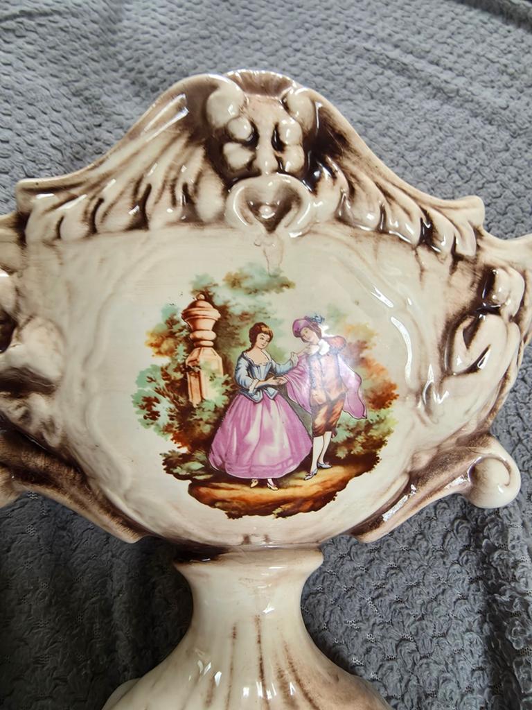 Vintage Keramische Wandvaas met Romantisch Tafereel, Antiek en Kunst, Ophalen of Verzenden