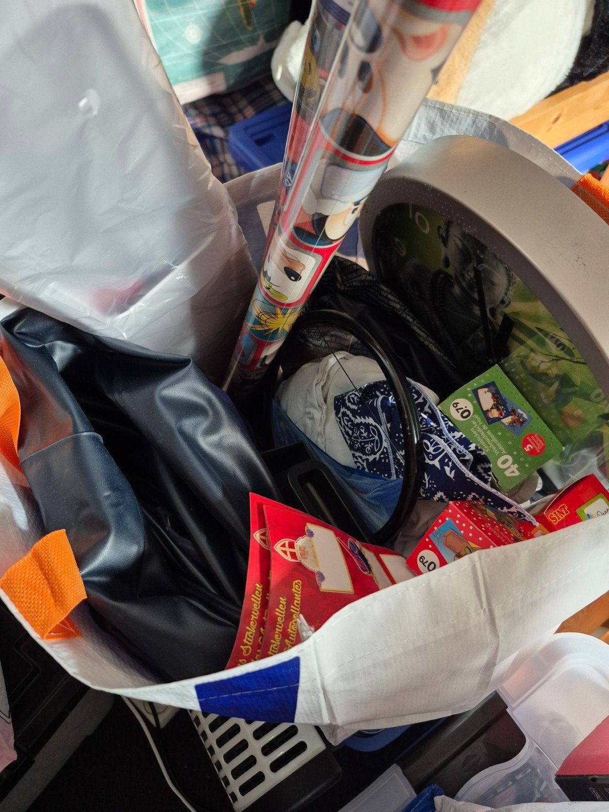 tas met gratis rommelmarkt spulletjes, Ophalen, Gebruikt