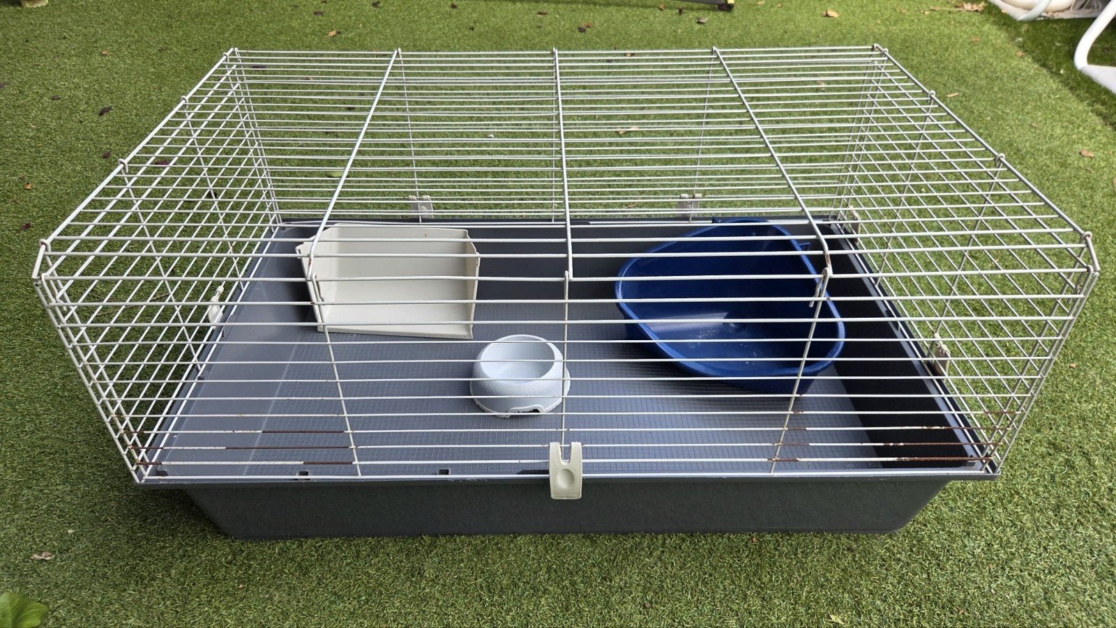 95x56x46 Konijn of cavia kooi incl stro/hooi en zaagsel, Ophalen, Kooi, Konijn, Minder dan 60 cm