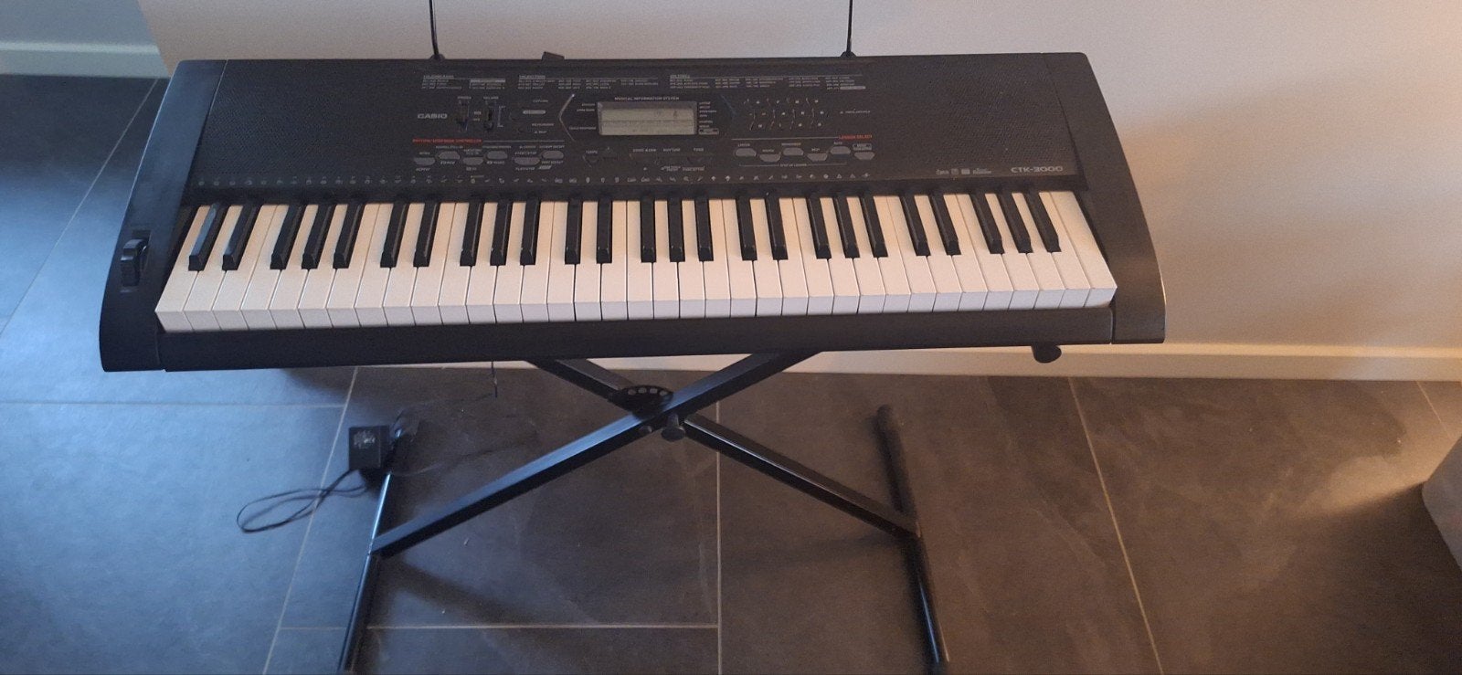 Casio CTK-3000 Keyboard met standaard en tas, Muziek en Instrumenten, Keyboards, Ophalen, Casio, Aanslaggevoelig, 61 toetsen