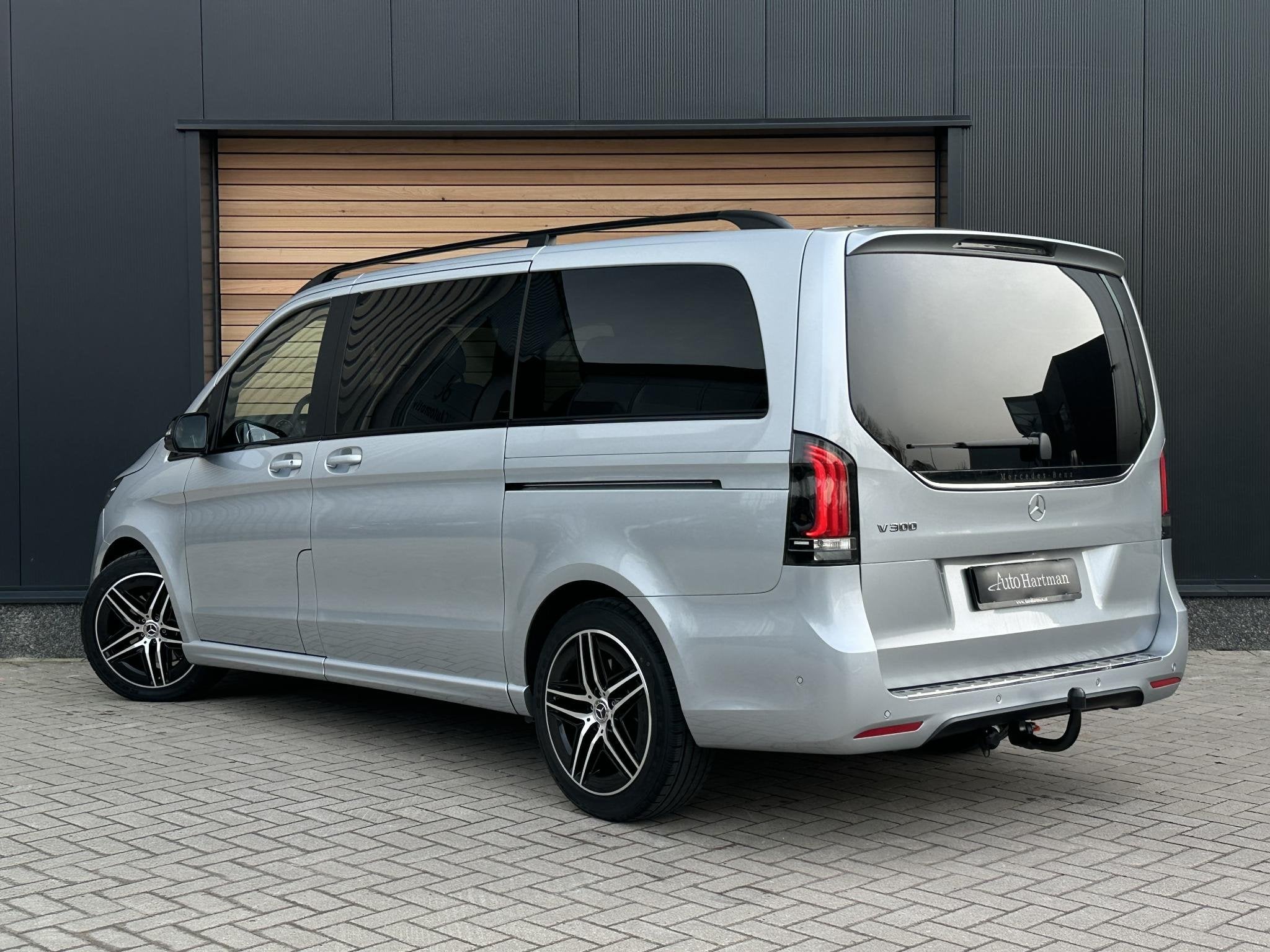Mercedes-Benz V-klasse 300 L2 Avantgarde AMG 6PERSOONS|ELEKD, Auto's, Mercedes-Benz, Automaat, Achterwielaandrijving, Gebruikt