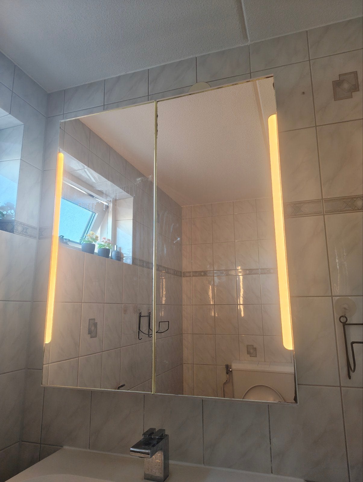 IKEA Storjorm spiegelkast met verlichting (80x100cm), Huis en Inrichting, Badkamer | Badkamermeubels, 100 tot 150 cm, Minder dan 25 cm