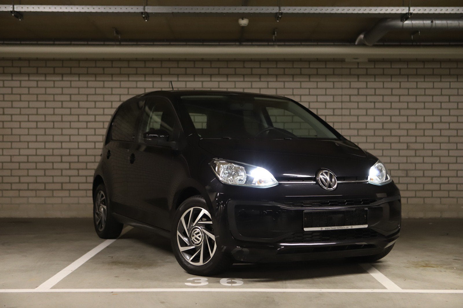 Volkswagen up! 1.0 60PK 5D BMT 2018 Zwart, Voorwielaandrijving, Up!, 4 stoelen, Bedrijf