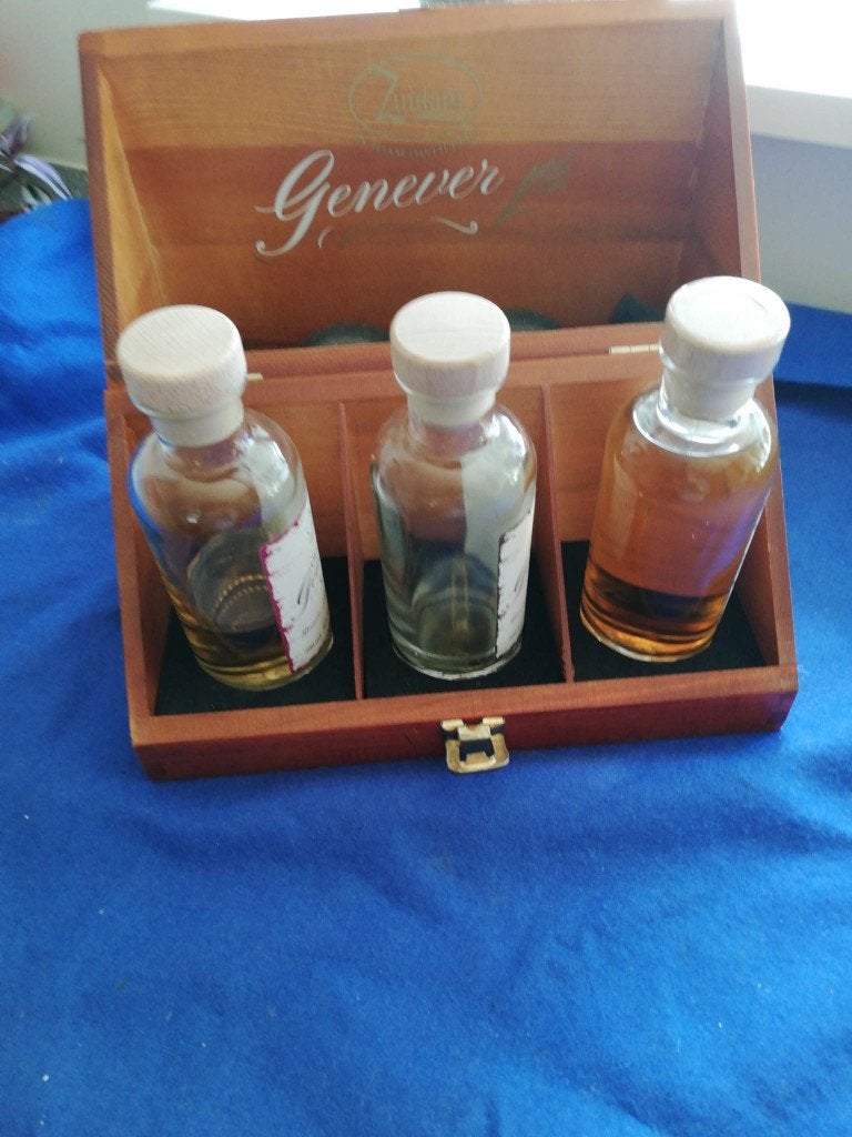 jenever kistje van Zuidam met 3 flesjes jenever, Ophalen, Verpakking