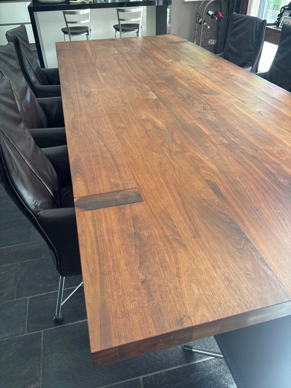 Foto 4 van Massief notenhouten eettafel - 3.00x1.20 x 78