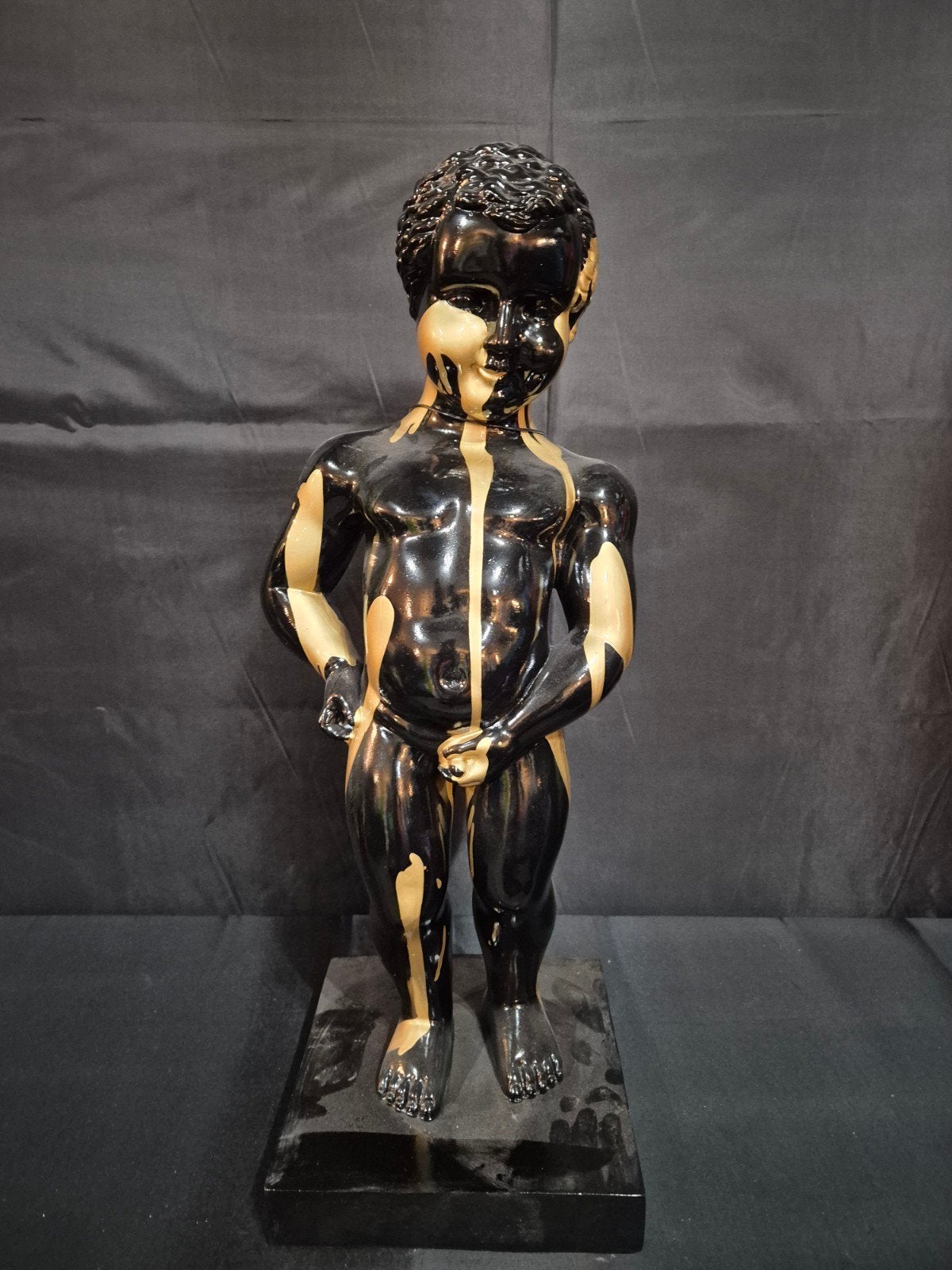 Manneke Pis sculptuur - 60cm - Zwart met goud, Ophalen, Kunststof, 50 - 100 cm, Zwart