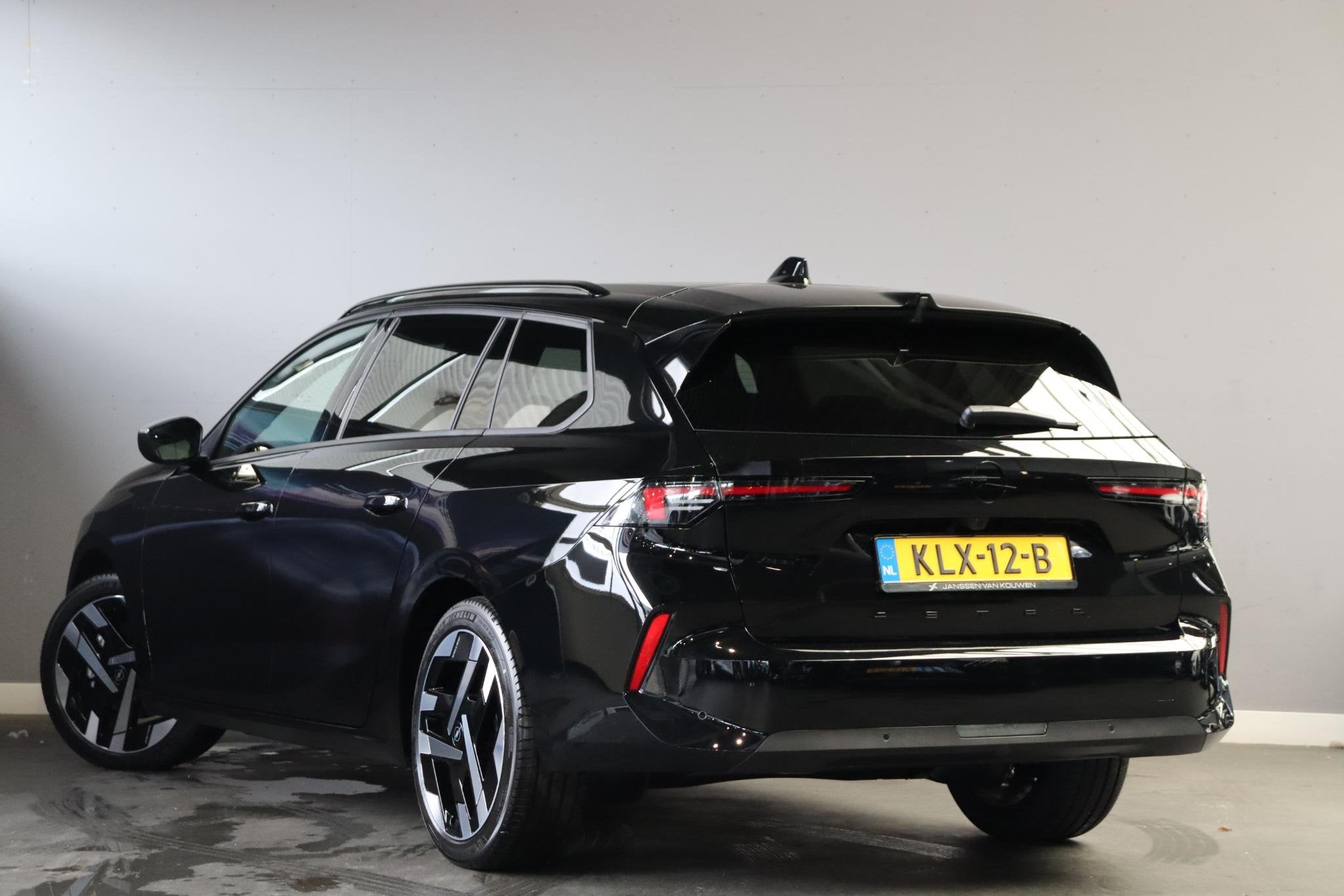 Opel Astra Electric 58 kWh Business Edition Achteruitrijcame, Stof, Automatische klimaatregeling, 200 min, 156 pk