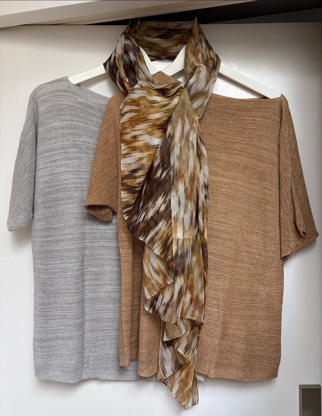 Zomerse set: 2 tops (M/L) & sjaal - Boho/Casual/Chic, Verzenden, Maat 42/44 (L), Zo goed als nieuw, Korte mouw