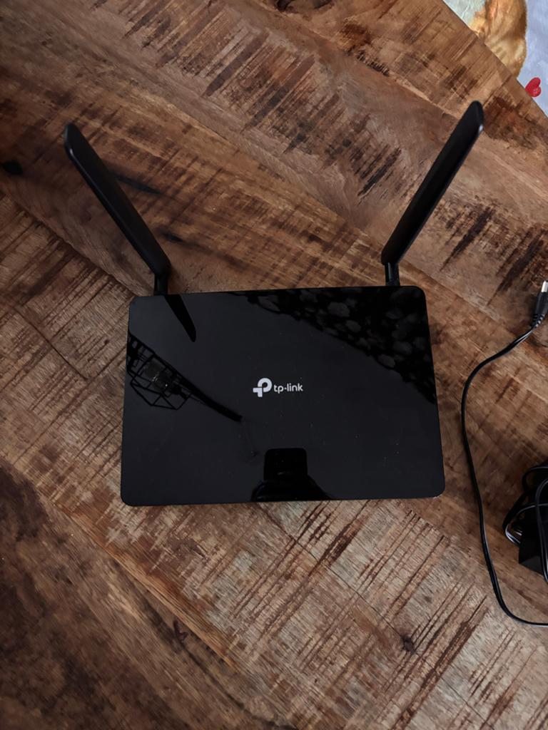TP-Link Archer MR600 AC1200 4G/5G WiFi Router (Simkaart), Computers en Software, Routers en Modems, Ophalen of Verzenden, Zo goed als nieuw