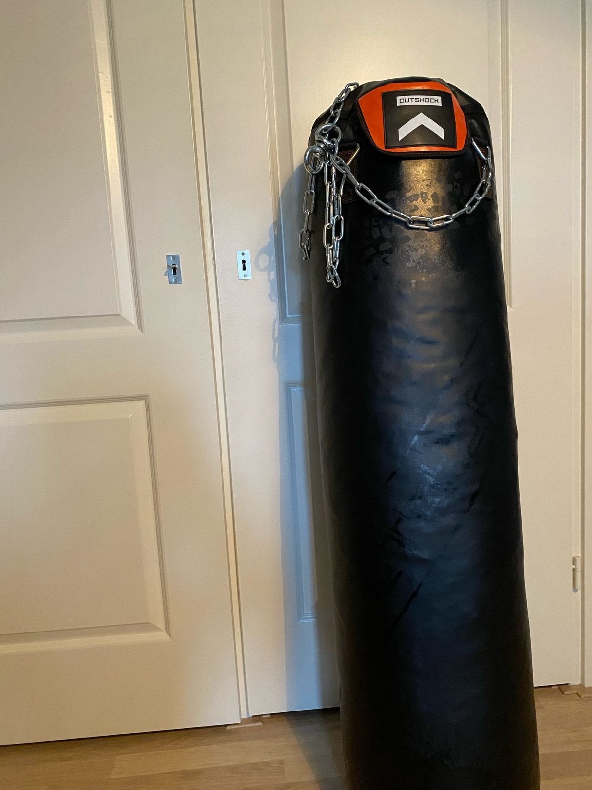Bokszak Outshock 120 cm 30kg met bevestiging, Sport en Fitness, Ophalen, Zo goed als nieuw, Bokszak