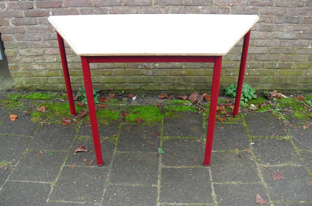 TE KOOP TAFELTJE MET METALEN POTEN, Ophalen, 50 tot 100 cm, 50 tot 100 cm, Zo goed als nieuw