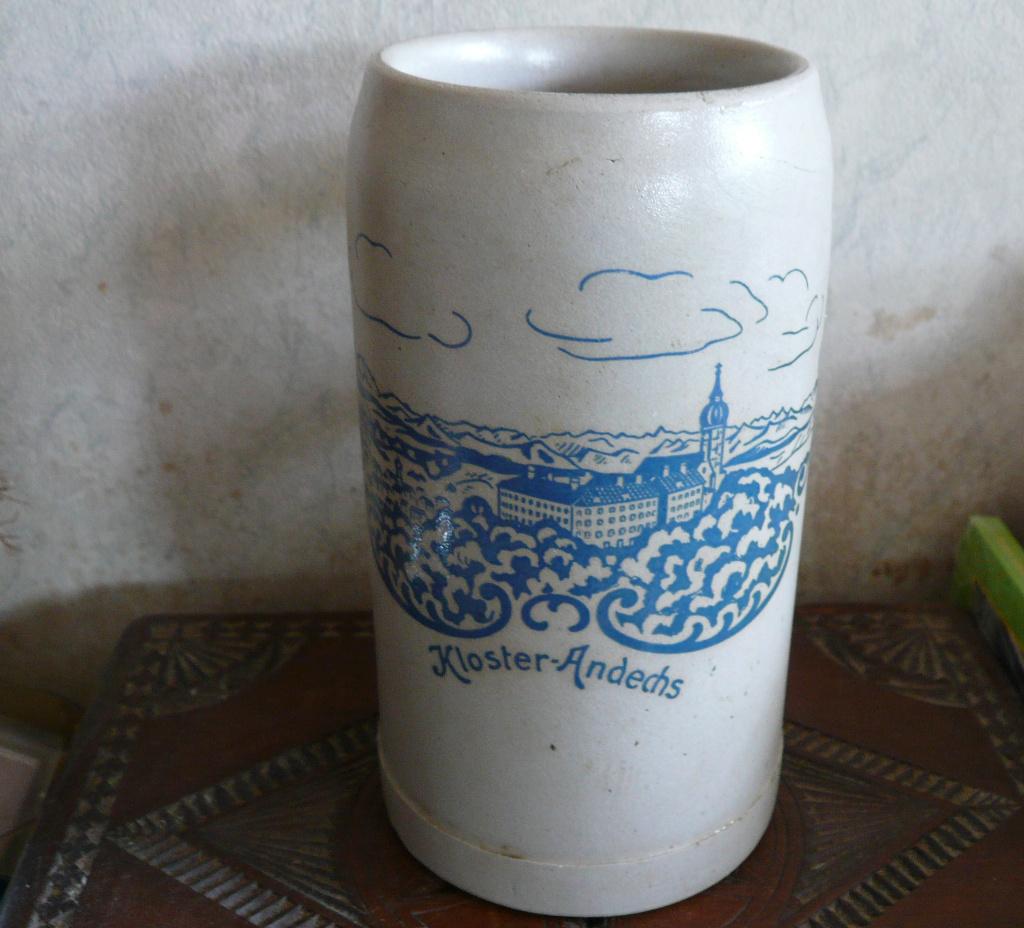 grote aardenwerk liter bierpul Kloster ANDECHS, Ophalen of Verzenden, Zo goed als nieuw, Pul(len), Overige merken