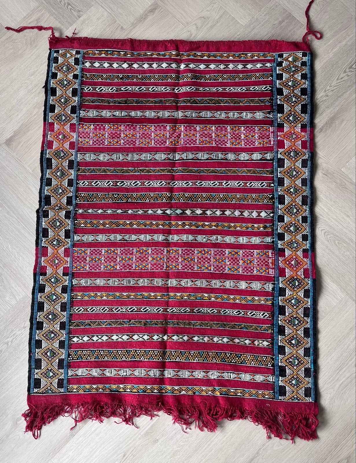 Vintage Berber tapijt - Handgeweven rood kleed, Gebruikt, 100 tot 150 cm, Rechthoekig, Rood