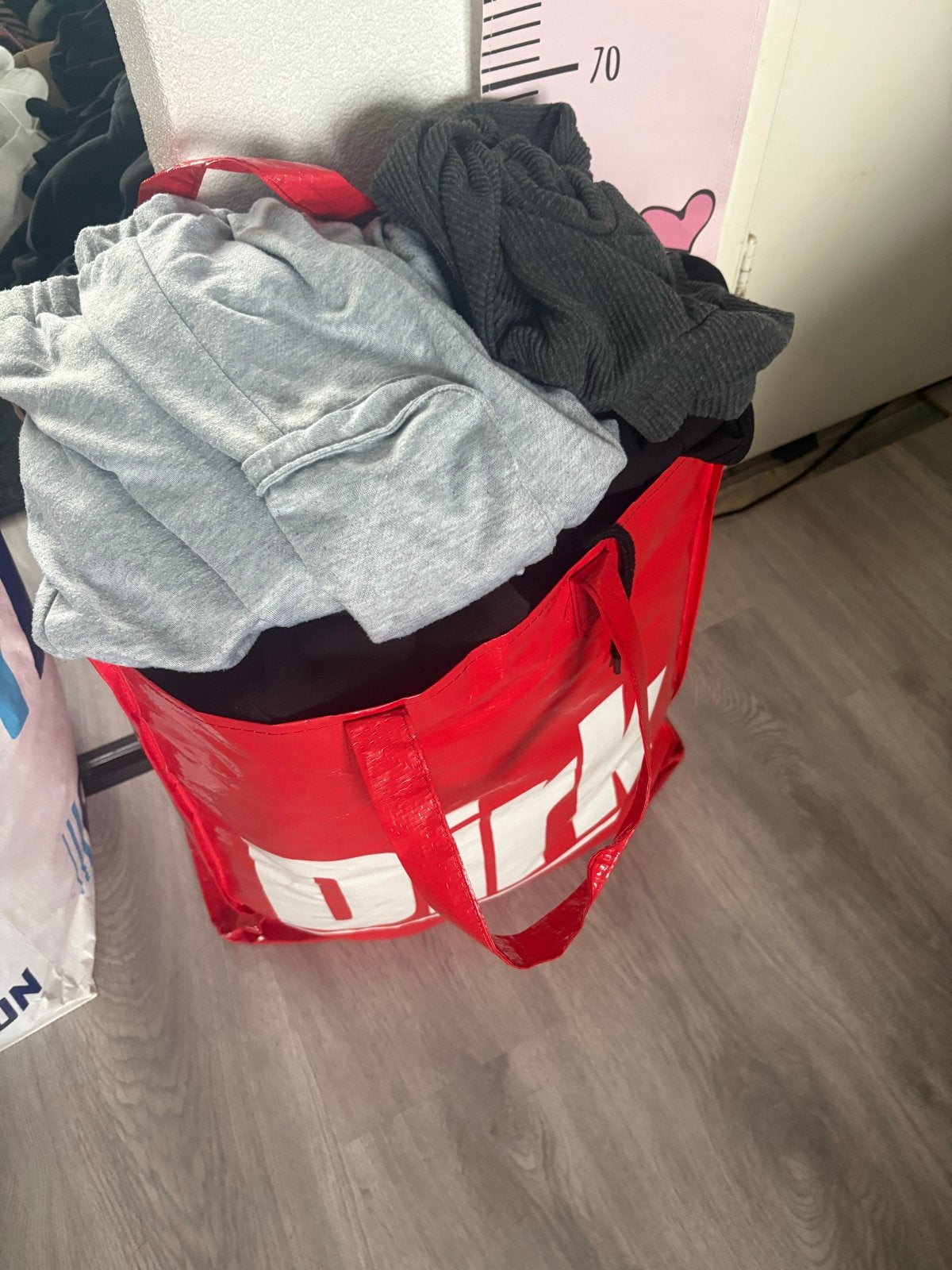 Grote tas vol dameskleding: broeken (38/40), shirts (S/M), Kleding | Dames, Ophalen, Gedragen, Maat 38/40 (M)