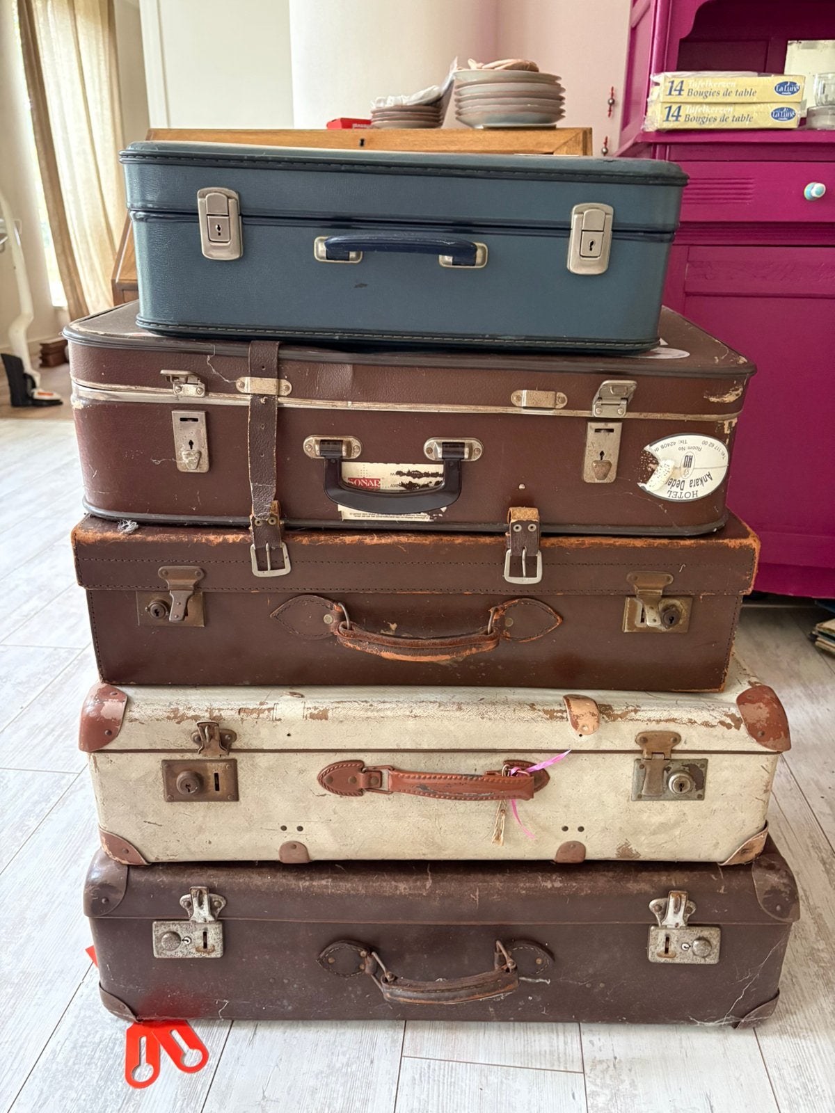 Vintage oude koffers, Ophalen