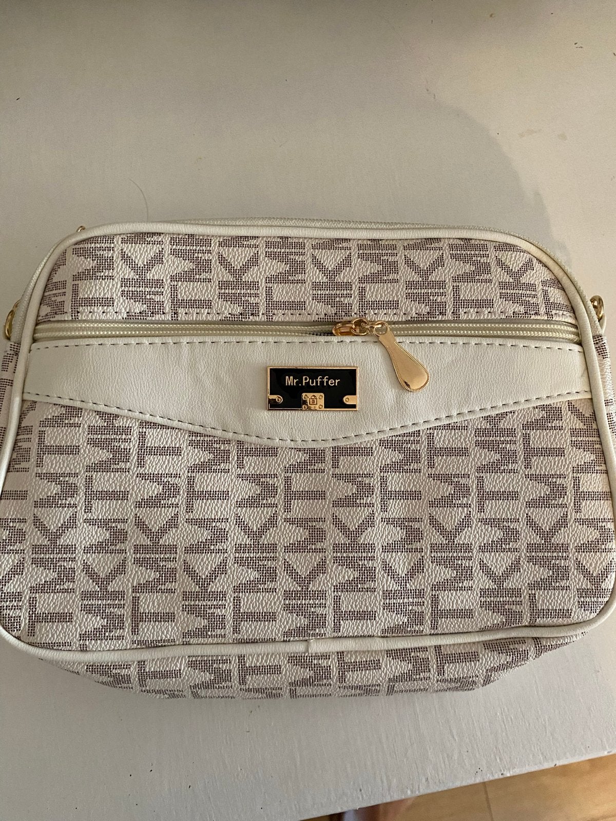 Nieuw  Schoudertasje - Beige/Wit met Logo Print, Ophalen, Nieuw, Beige, Schoudertasje