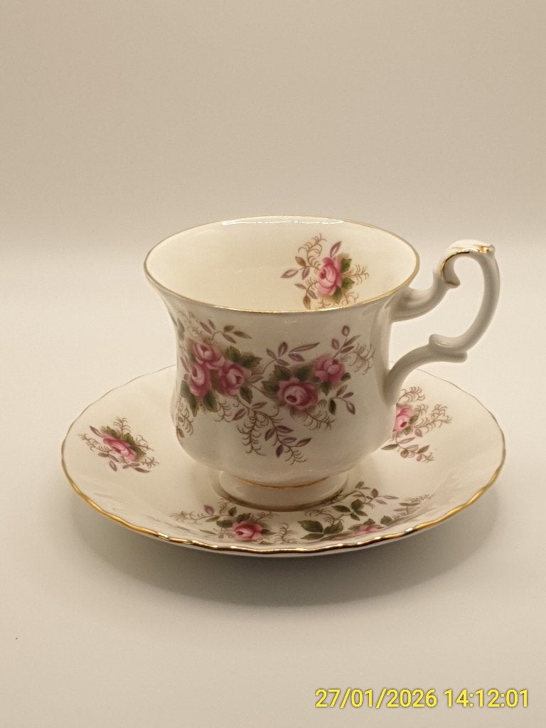 Kop en schotel Lavender Rose Royal Albert, Ophalen of Verzenden