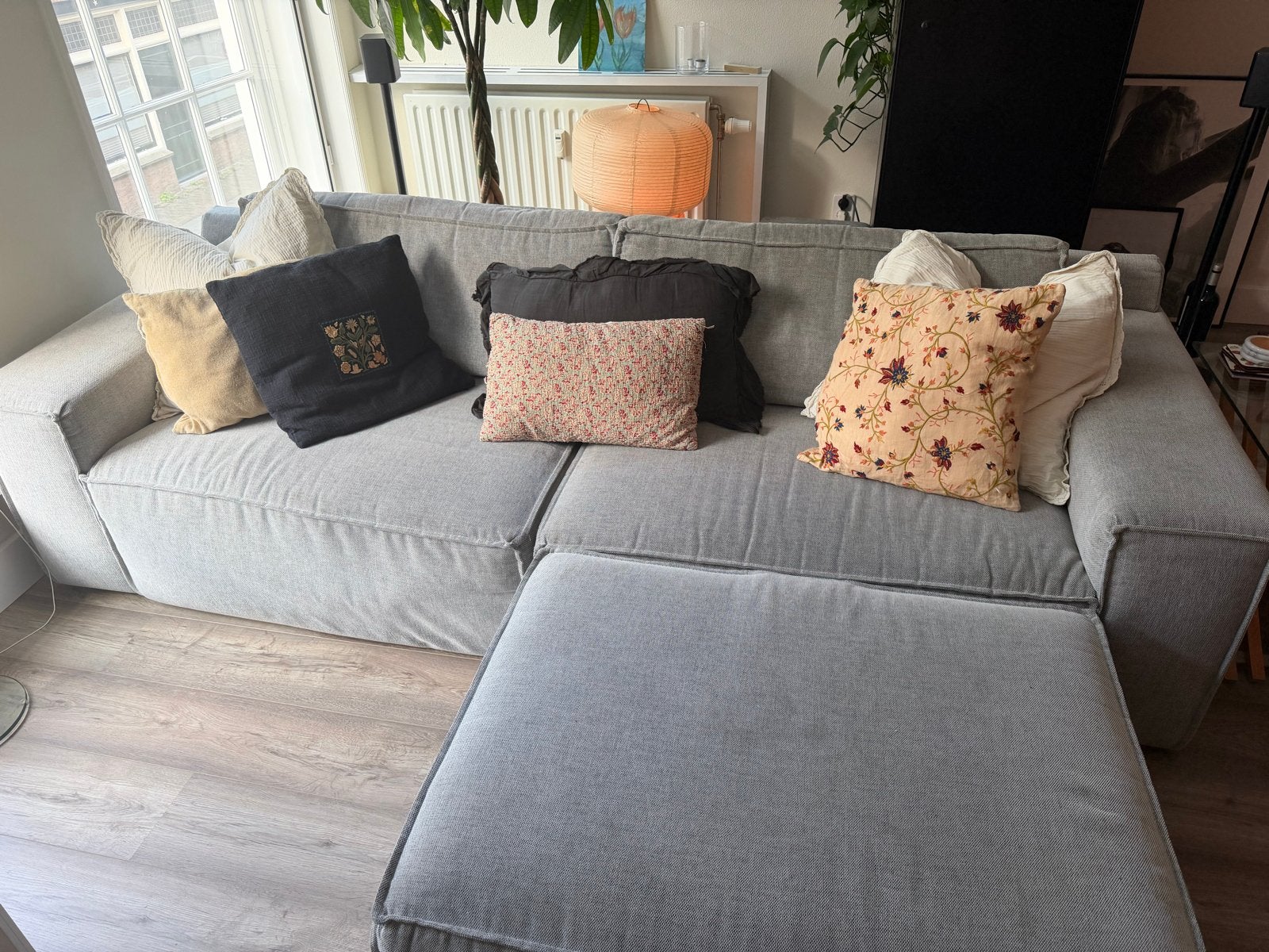Woonexpress bank met hocker - Grijs, Huis en Inrichting, Ophalen, Gebruikt, Driepersoons, 75 tot 100 cm