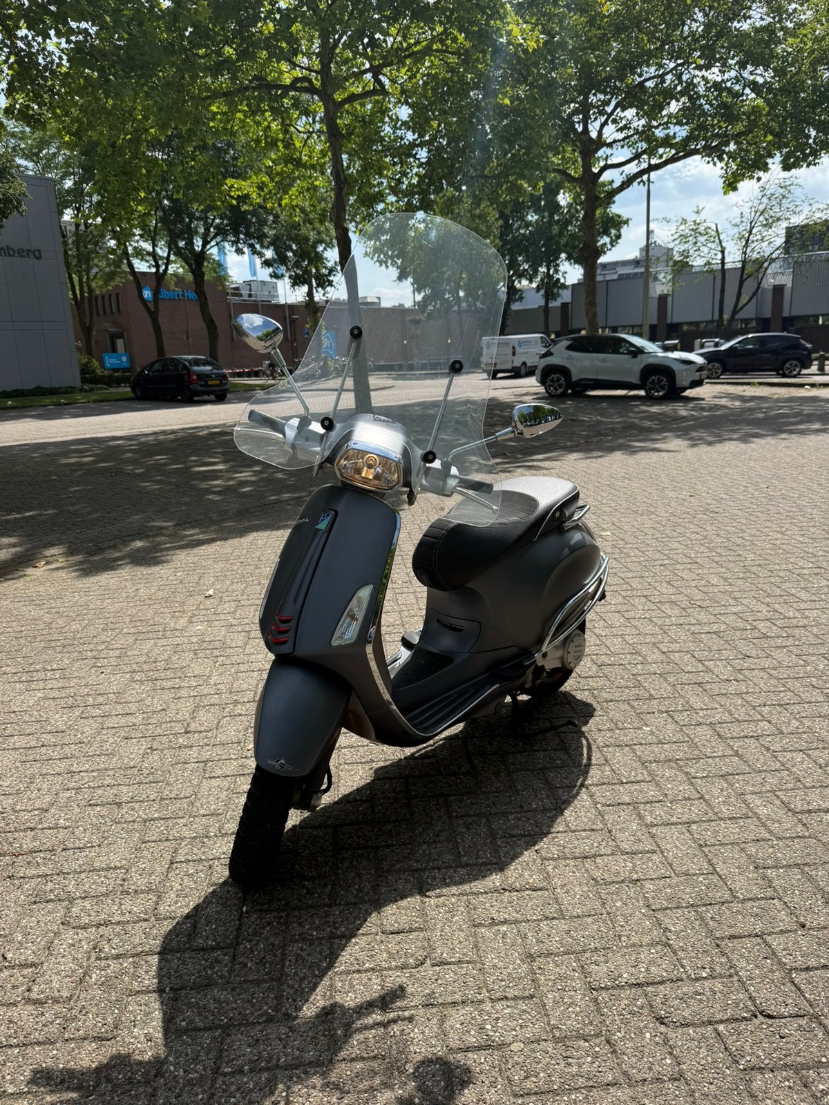 Mooie Vespa Sprint 2018 54km/u (brom), Fietsen en Brommers, Ophalen, Zo goed als nieuw, Benzine, Vespa